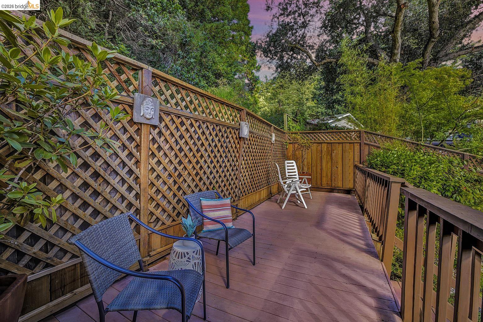 Detail Gallery Image 33 of 38 For 6635 Banning Dr, Oakland,  CA 94611 - 2 Beds | 1/1 Baths