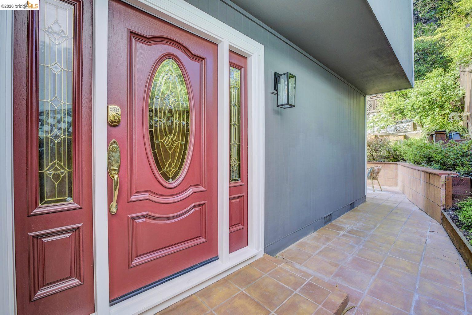 Detail Gallery Image 34 of 38 For 6635 Banning Dr, Oakland,  CA 94611 - 2 Beds | 1/1 Baths