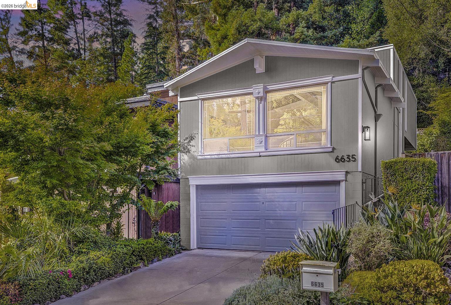 Detail Gallery Image 37 of 38 For 6635 Banning Dr, Oakland,  CA 94611 - 2 Beds | 1/1 Baths