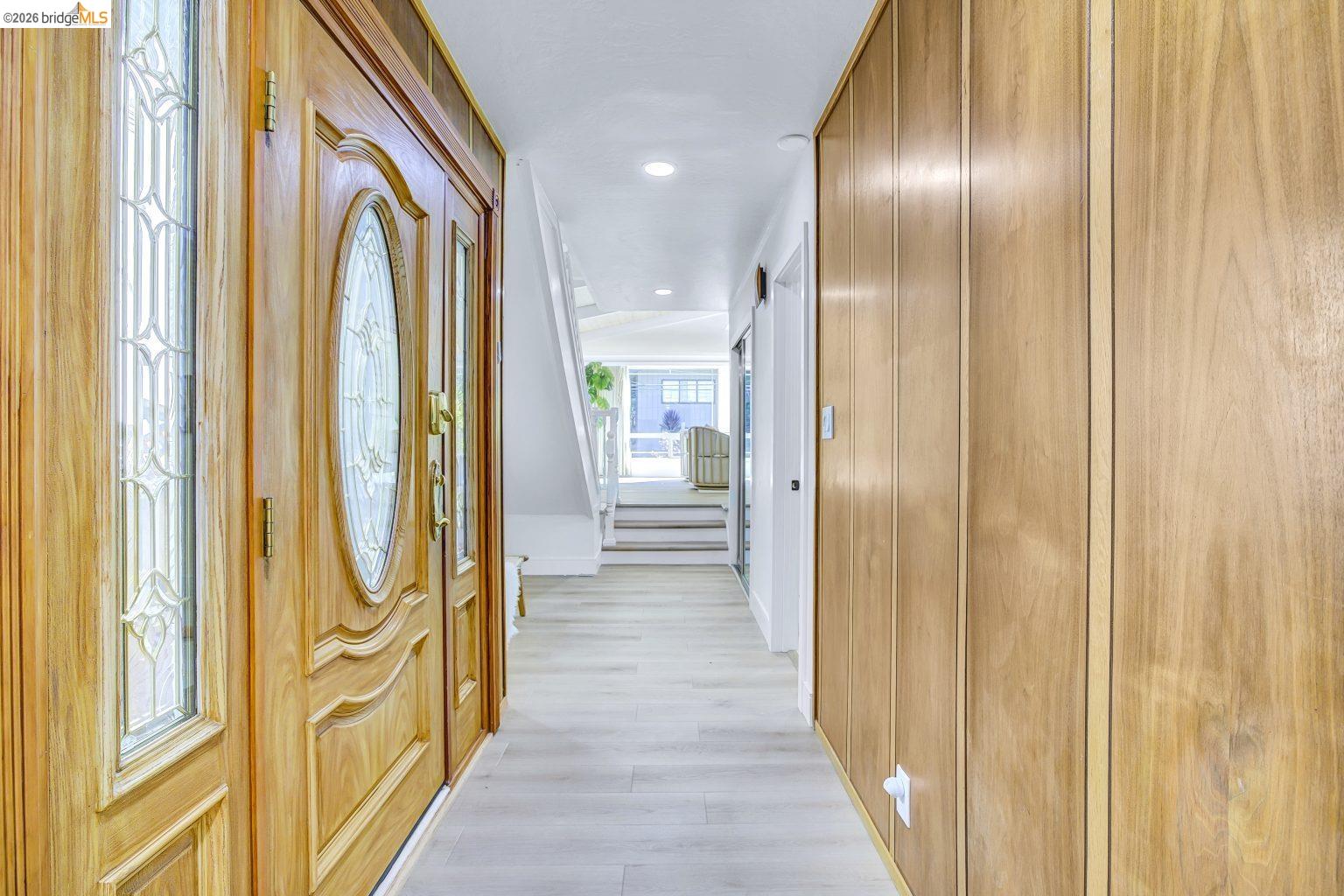 Detail Gallery Image 10 of 38 For 6635 Banning Dr, Oakland,  CA 94611 - 2 Beds | 1/1 Baths