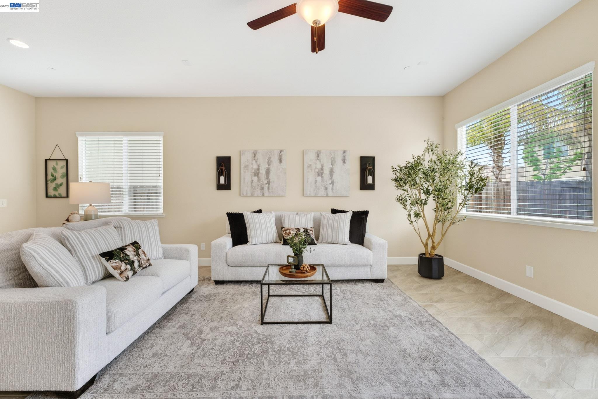 Detail Gallery Image 11 of 50 For 1973 Carogold Ln, Manteca,  CA 95337 - 4 Beds | 3/1 Baths