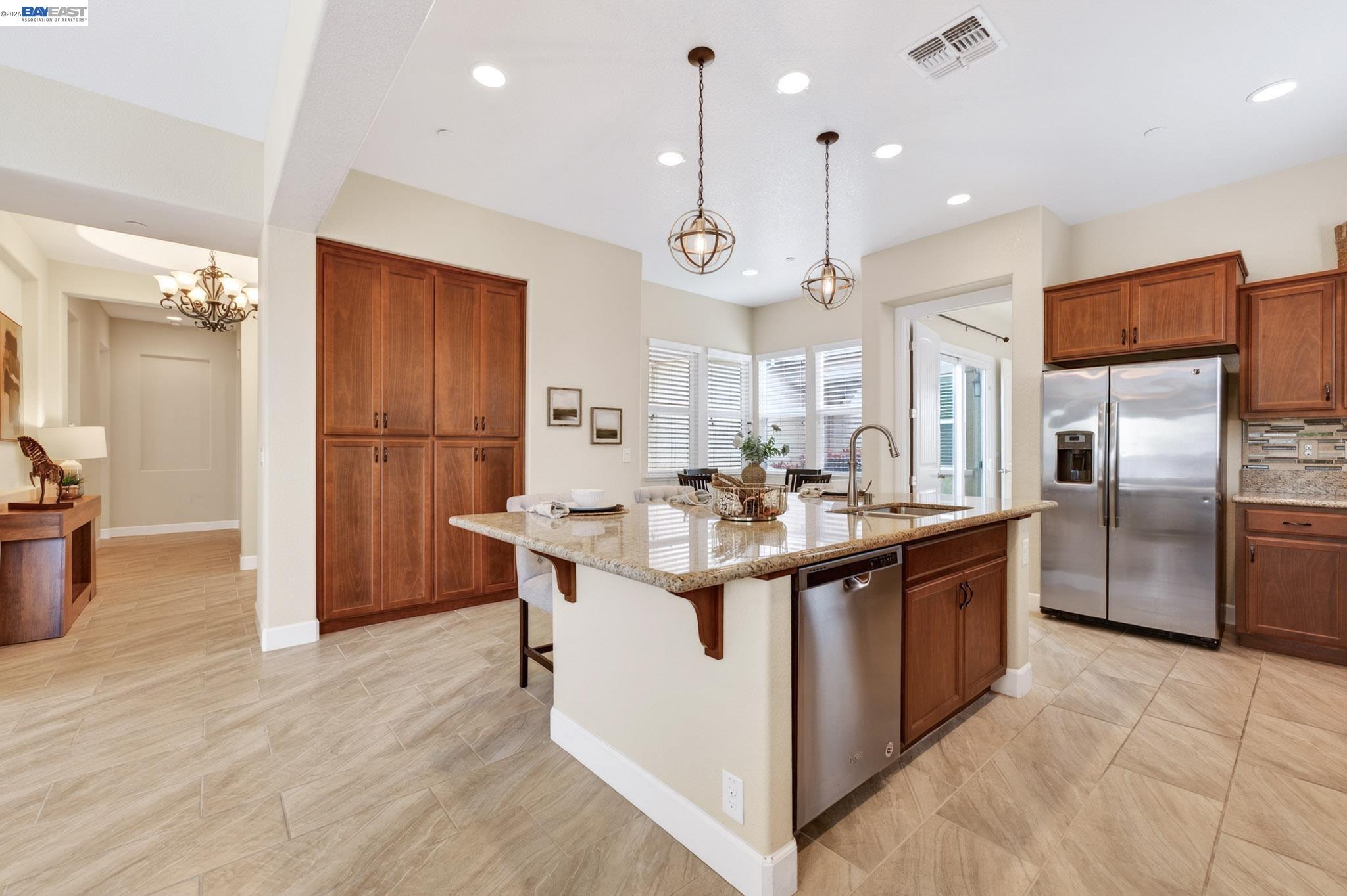 Detail Gallery Image 16 of 50 For 1973 Carogold Ln, Manteca,  CA 95337 - 4 Beds | 3/1 Baths