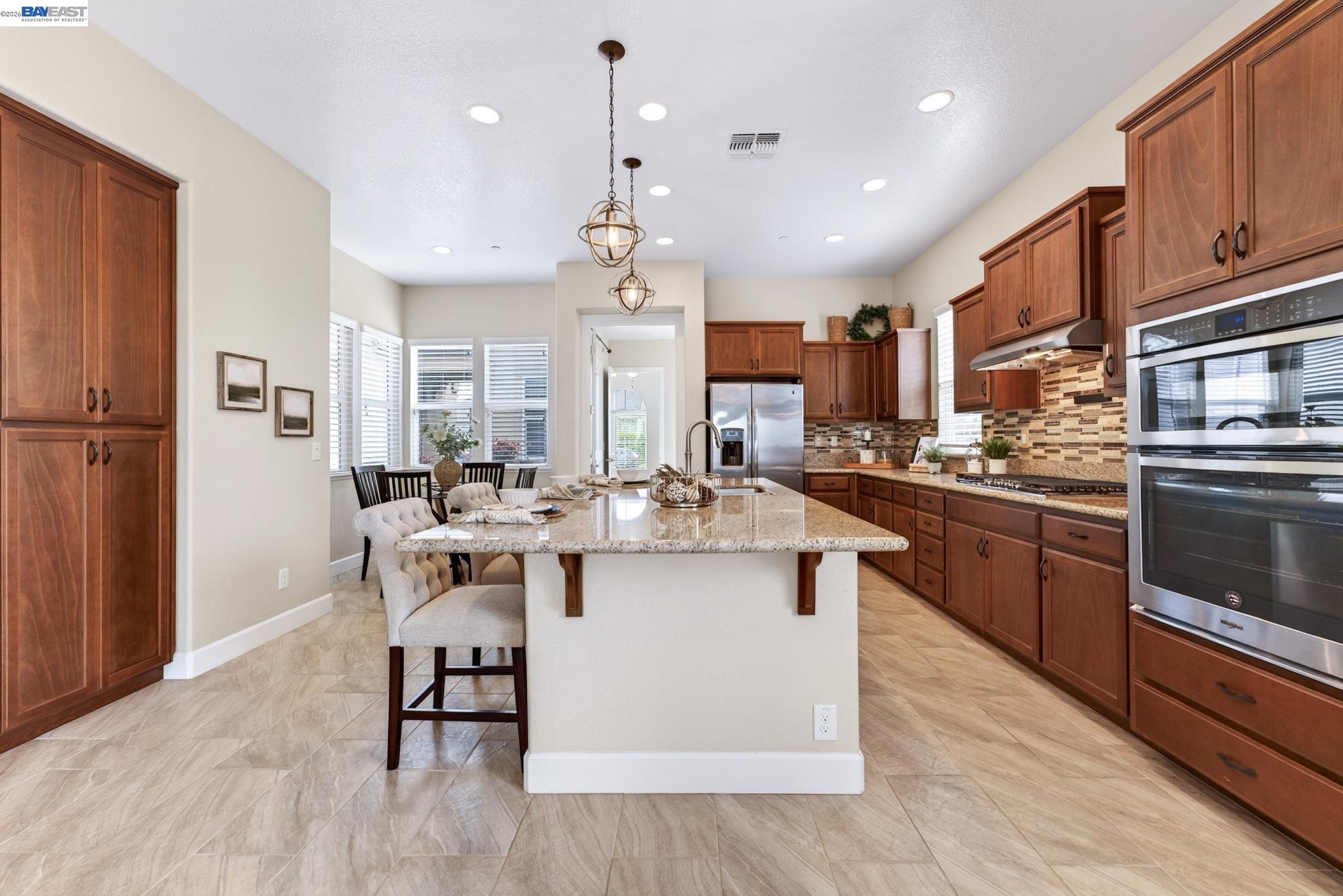 Detail Gallery Image 17 of 50 For 1973 Carogold Ln, Manteca,  CA 95337 - 4 Beds | 3/1 Baths