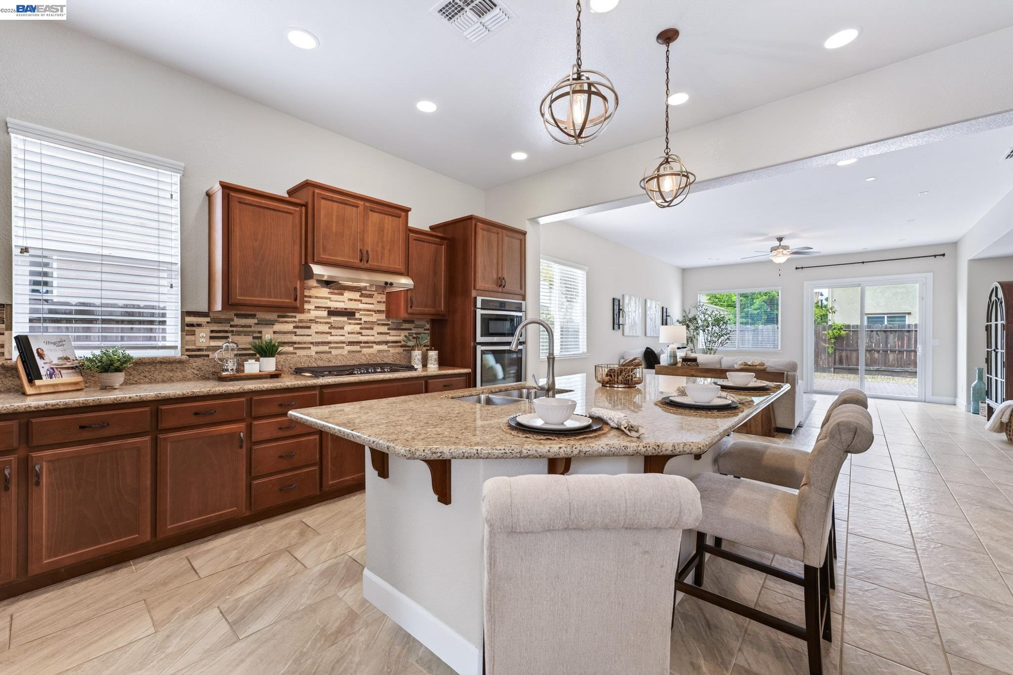 Detail Gallery Image 19 of 50 For 1973 Carogold Ln, Manteca,  CA 95337 - 4 Beds | 3/1 Baths