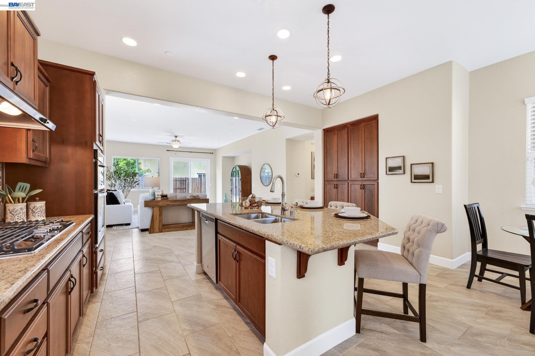 Detail Gallery Image 20 of 50 For 1973 Carogold Ln, Manteca,  CA 95337 - 4 Beds | 3/1 Baths