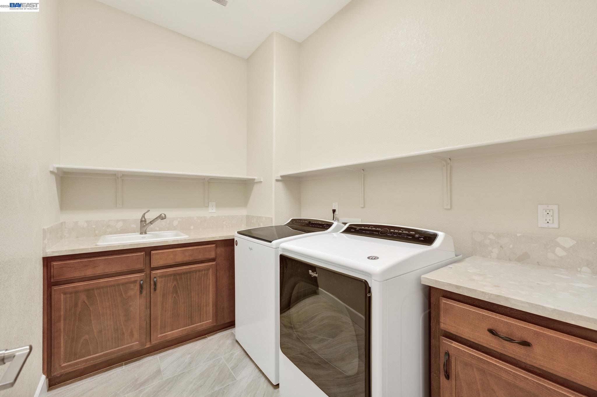 Detail Gallery Image 29 of 50 For 1973 Carogold Ln, Manteca,  CA 95337 - 4 Beds | 3/1 Baths
