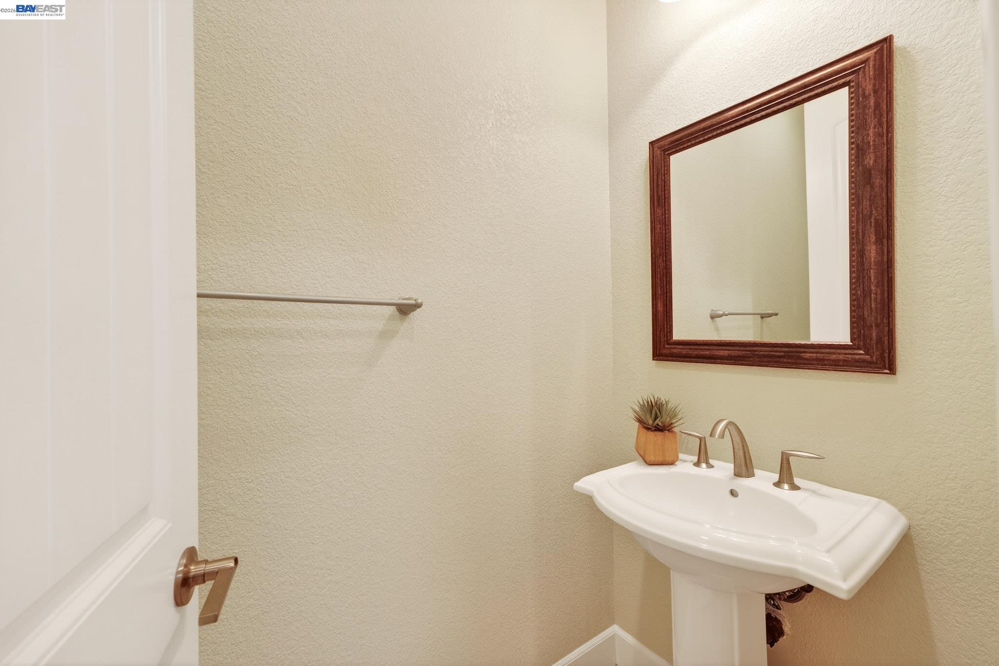 Detail Gallery Image 30 of 50 For 1973 Carogold Ln, Manteca,  CA 95337 - 4 Beds | 3/1 Baths