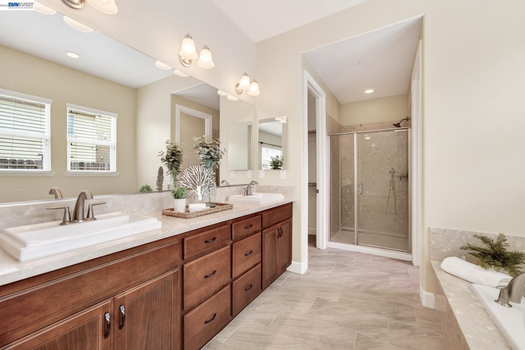 Detail Gallery Image 36 of 50 For 1973 Carogold Ln, Manteca,  CA 95337 - 4 Beds | 3/1 Baths