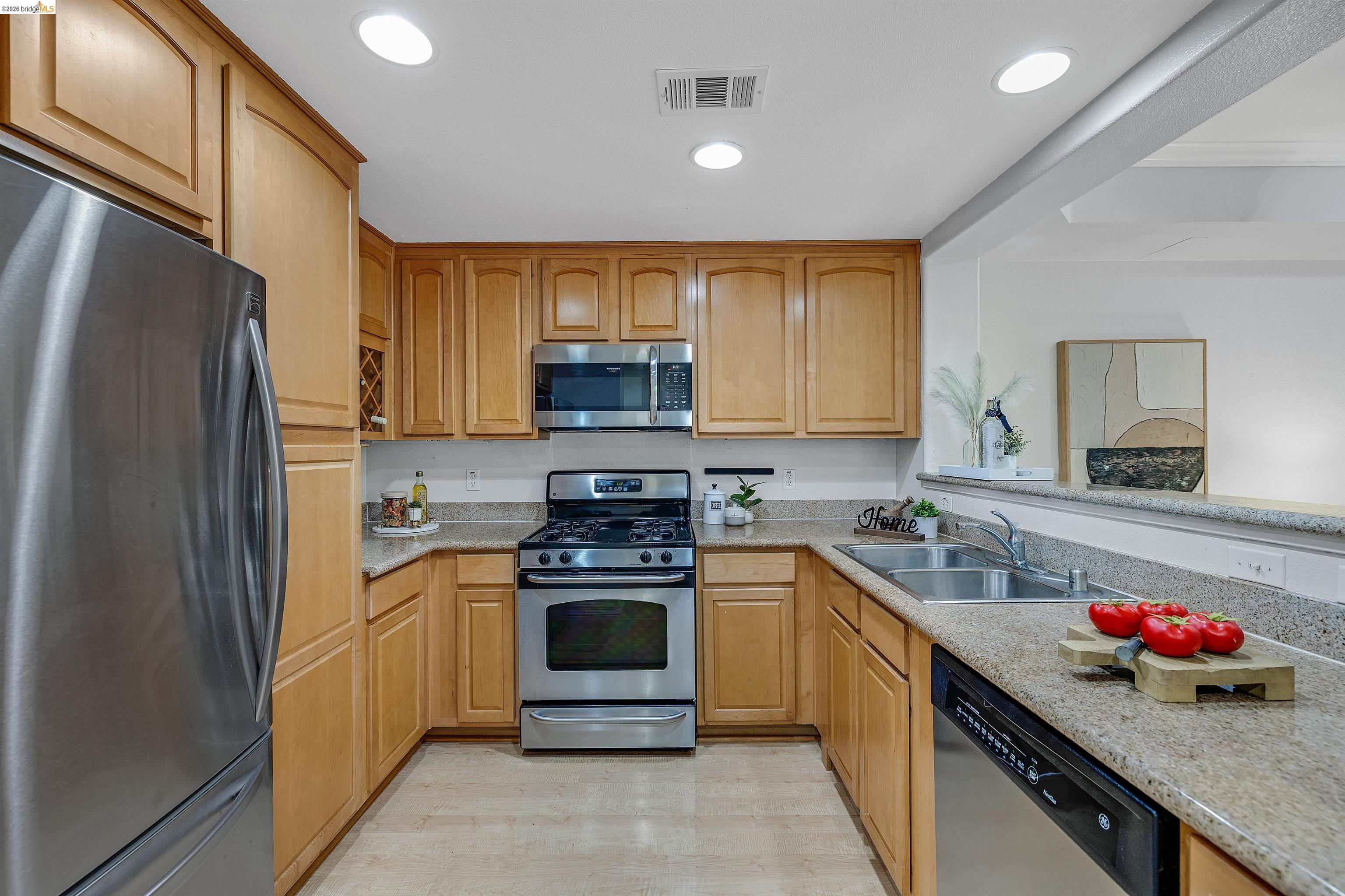 Detail Gallery Image 5 of 25 For 2220 Gellert Blvd #4303,  South San Francisco,  CA 94080 - 2 Beds | 2 Baths