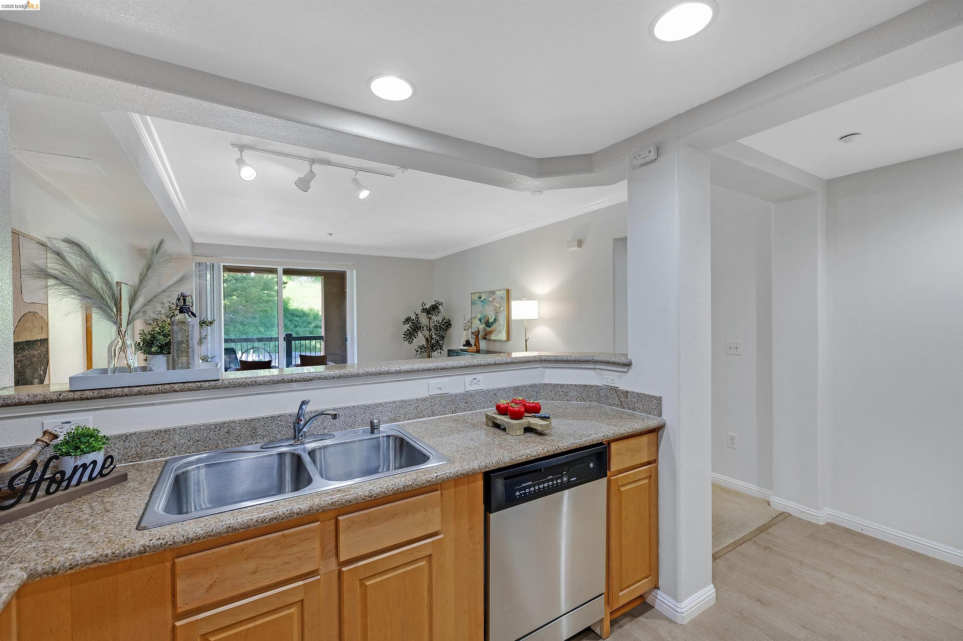 Detail Gallery Image 6 of 25 For 2220 Gellert Blvd #4303,  South San Francisco,  CA 94080 - 2 Beds | 2 Baths