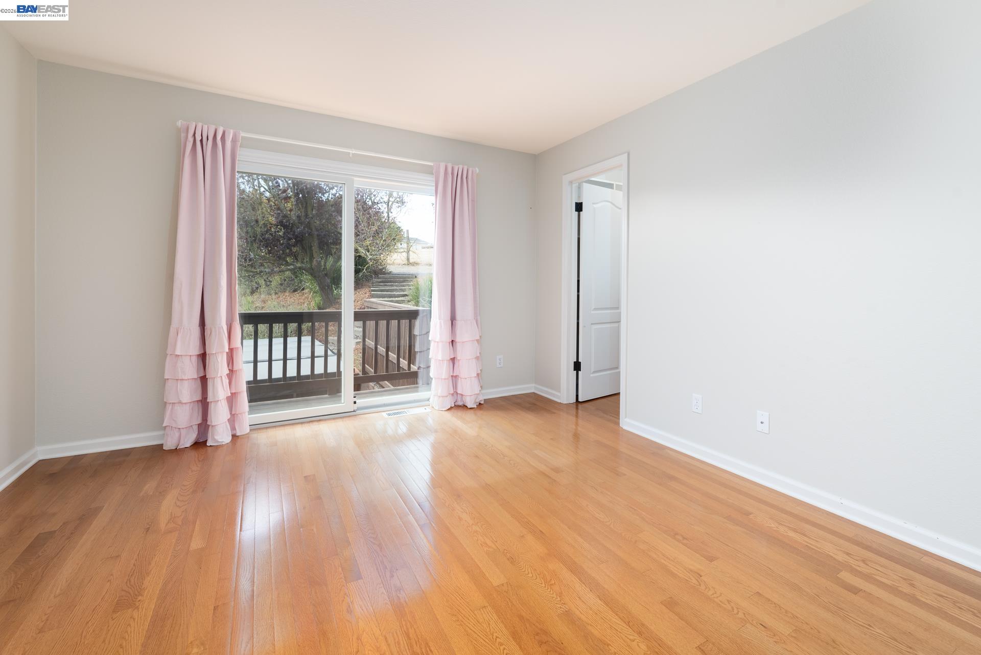 Detail Gallery Image 24 of 46 For 228 Stowring Rd, Petaluma,  CA 94952 - 4 Beds | 2/1 Baths