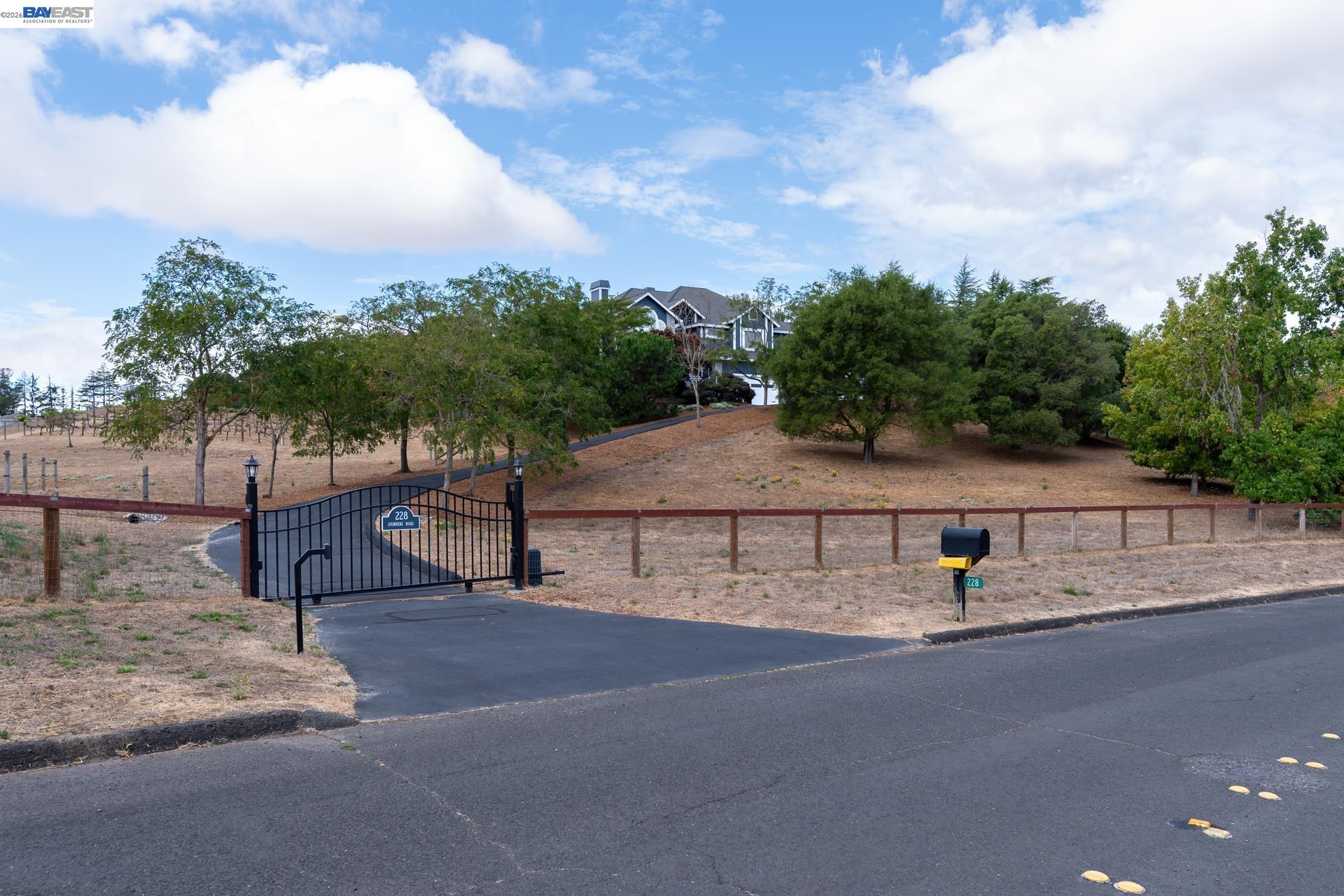 Detail Gallery Image 36 of 46 For 228 Stowring Rd, Petaluma,  CA 94952 - 4 Beds | 2/1 Baths