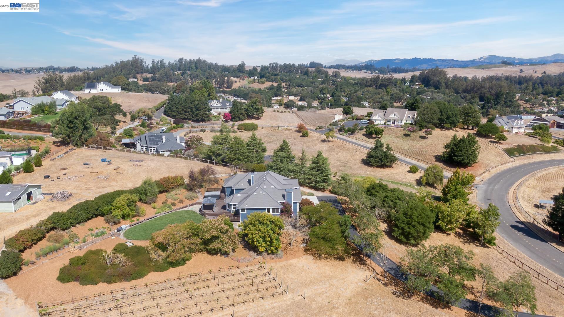 Detail Gallery Image 38 of 46 For 228 Stowring Rd, Petaluma,  CA 94952 - 4 Beds | 2/1 Baths