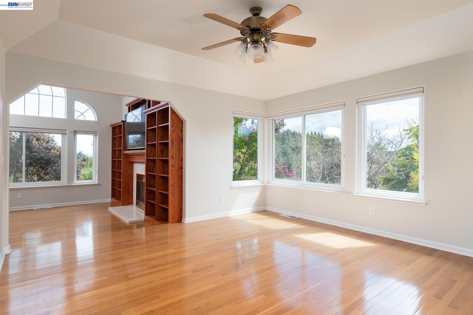 Detail Gallery Image 9 of 46 For 228 Stowring Rd, Petaluma,  CA 94952 - 4 Beds | 2/1 Baths