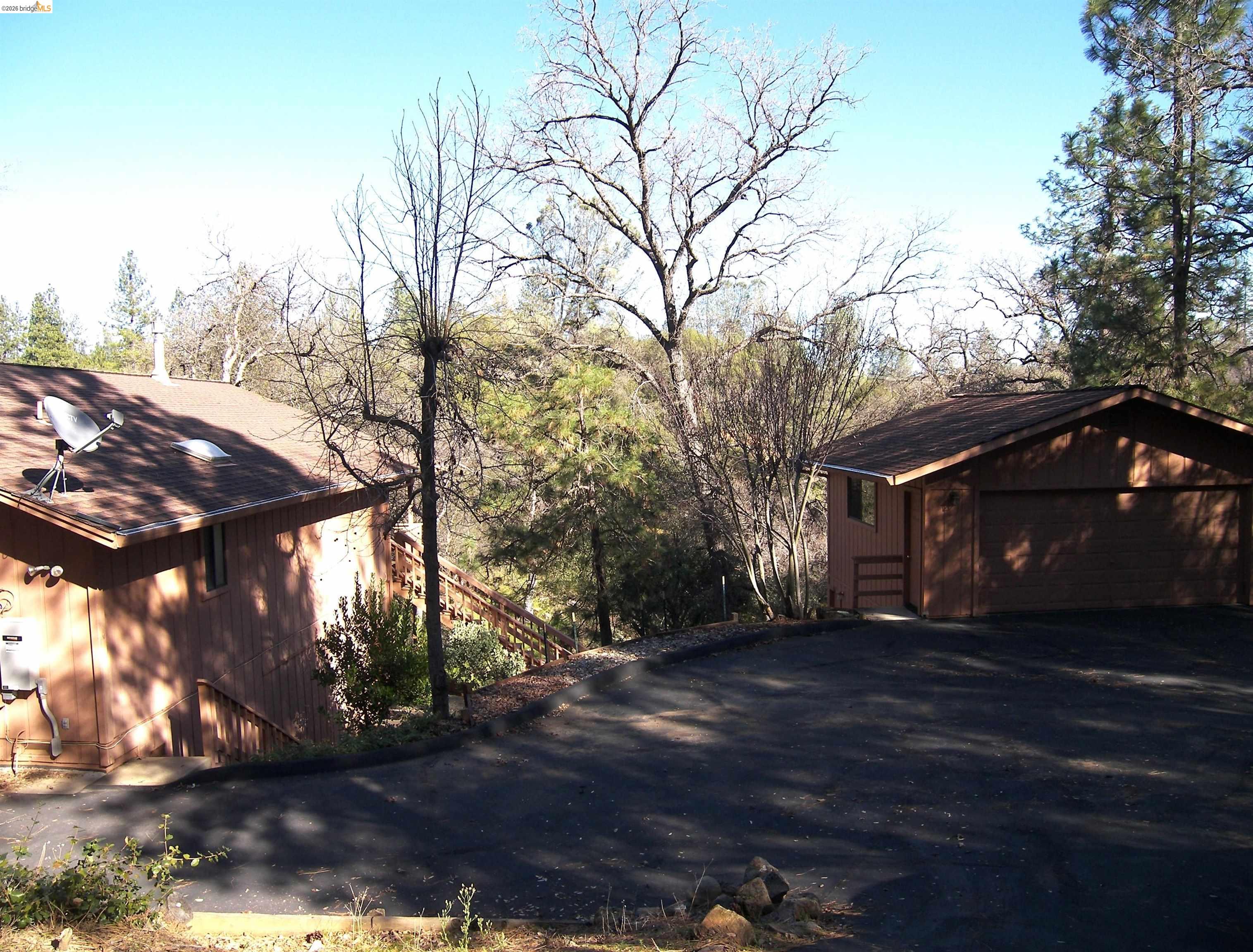 Detail Gallery Image 4 of 58 For 21076 Hillcroft Dr., Groveland,  CA 95321 - 3 Beds | 2 Baths