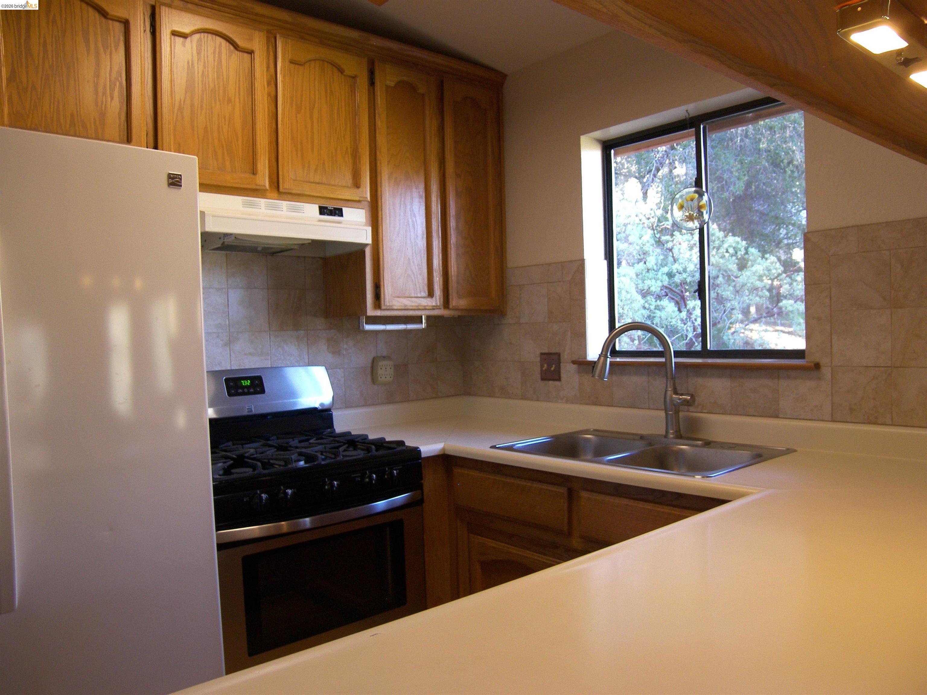 Detail Gallery Image 10 of 58 For 21076 Hillcroft Dr., Groveland,  CA 95321 - 3 Beds | 2 Baths