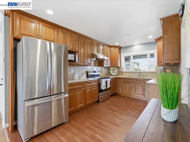 Detail Gallery Image 12 of 24 For 4374 Eggers Dr, Fremont,  CA 94536 - 3 Beds | 2 Baths