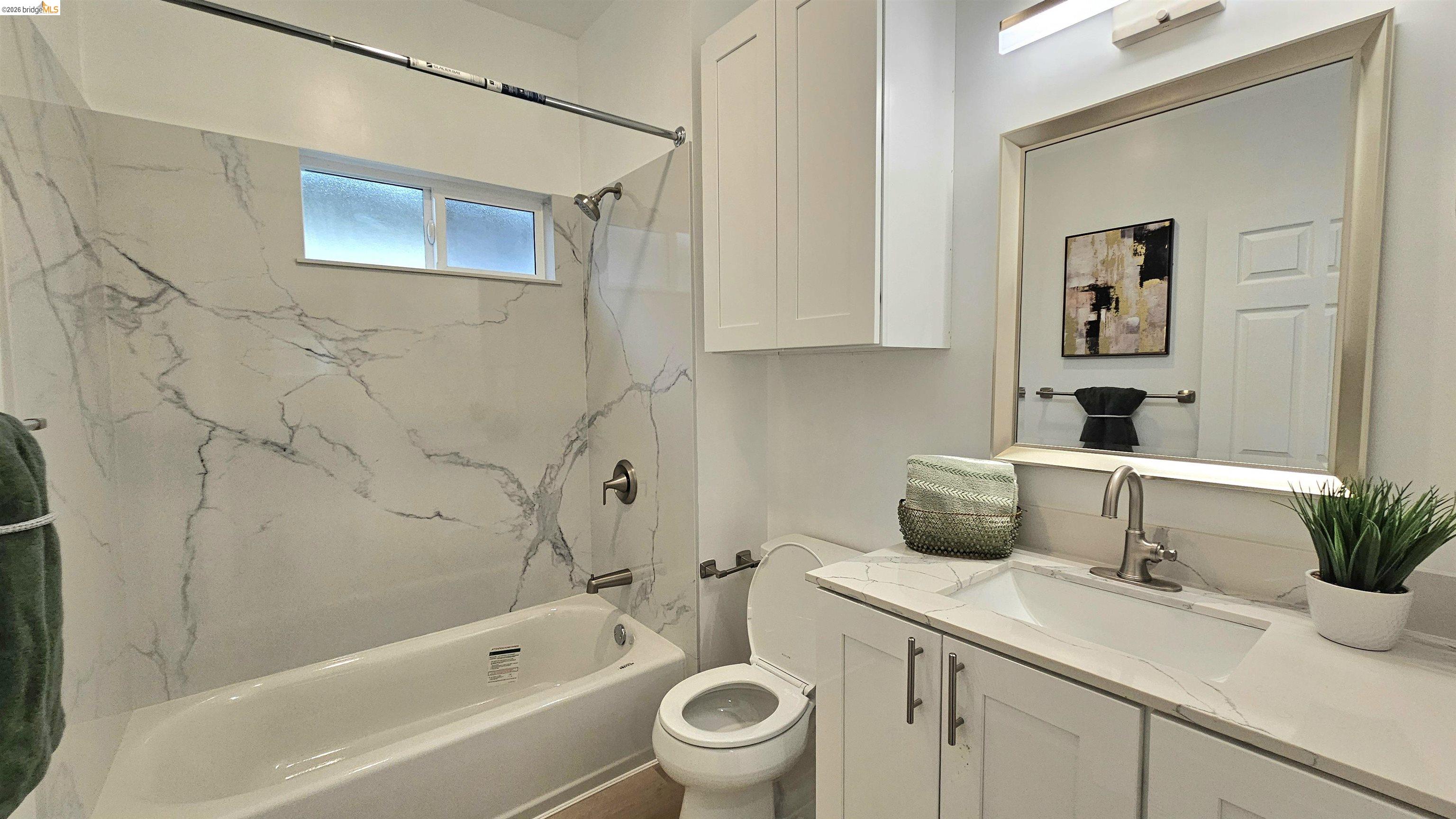 Detail Gallery Image 12 of 19 For 1720 67th Ave, Oakland,  CA 94621 - 3 Beds | 1 Baths