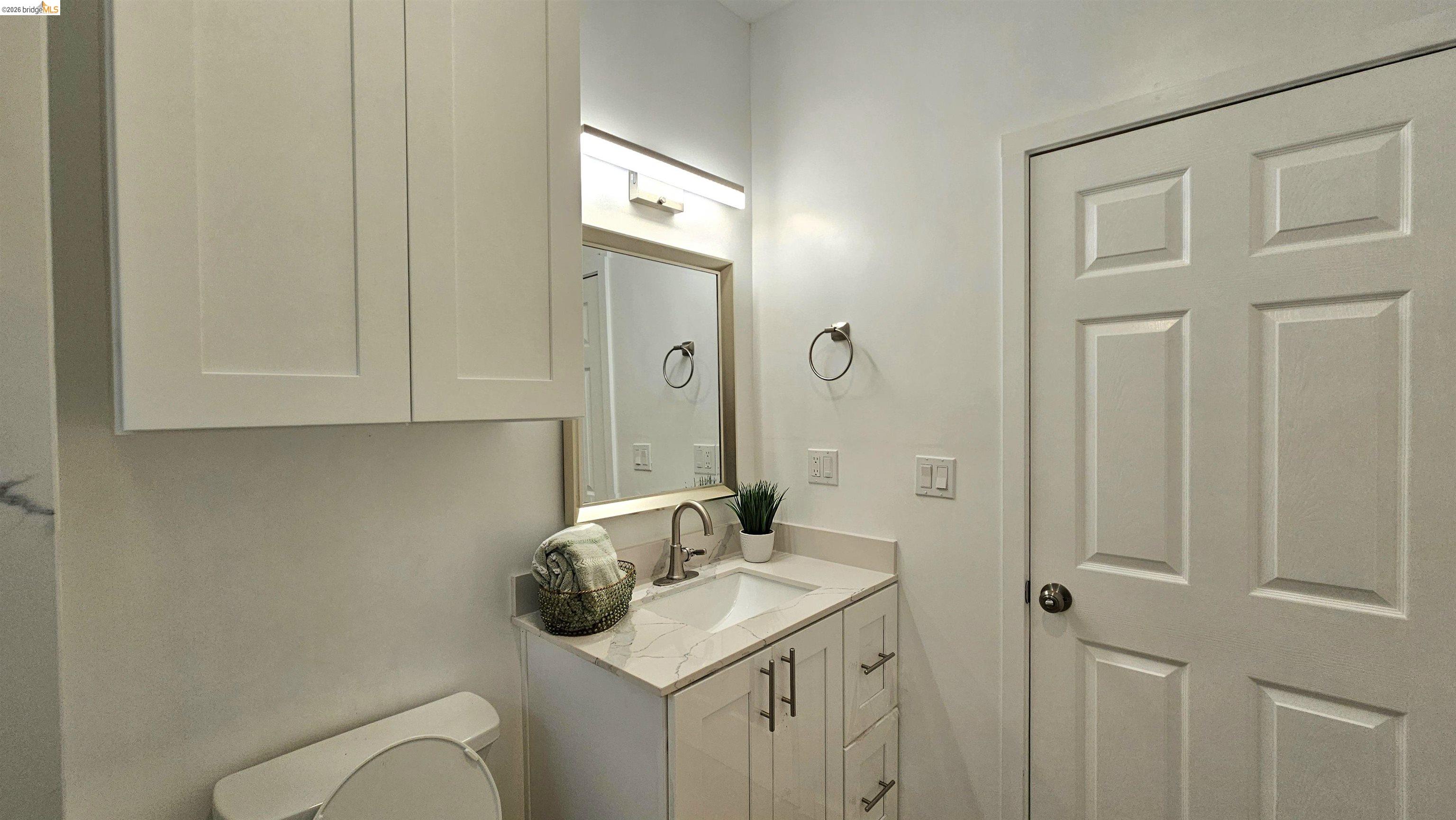 Detail Gallery Image 13 of 19 For 1720 67th Ave, Oakland,  CA 94621 - 3 Beds | 1 Baths