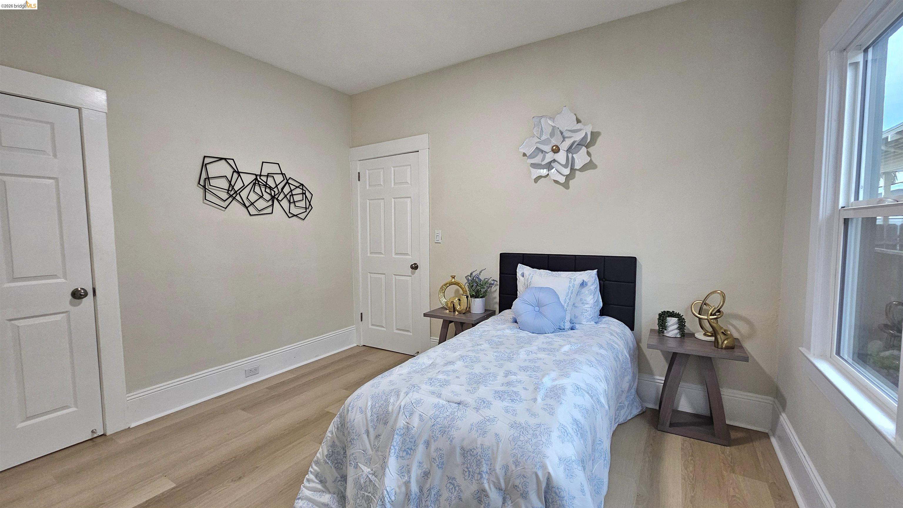 Detail Gallery Image 14 of 19 For 1720 67th Ave, Oakland,  CA 94621 - 3 Beds | 1 Baths