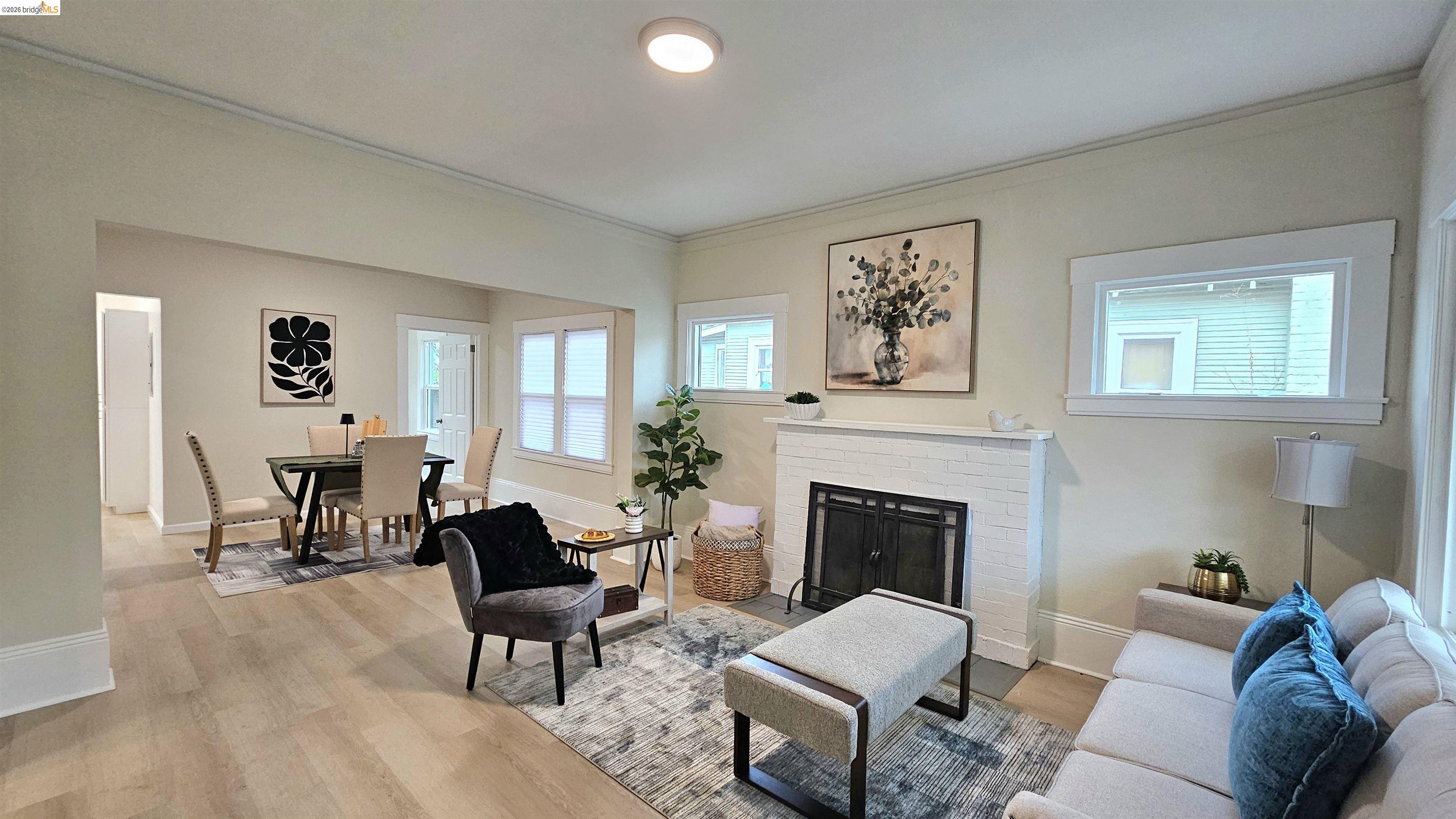 Detail Gallery Image 3 of 19 For 1720 67th Ave, Oakland,  CA 94621 - 3 Beds | 1 Baths