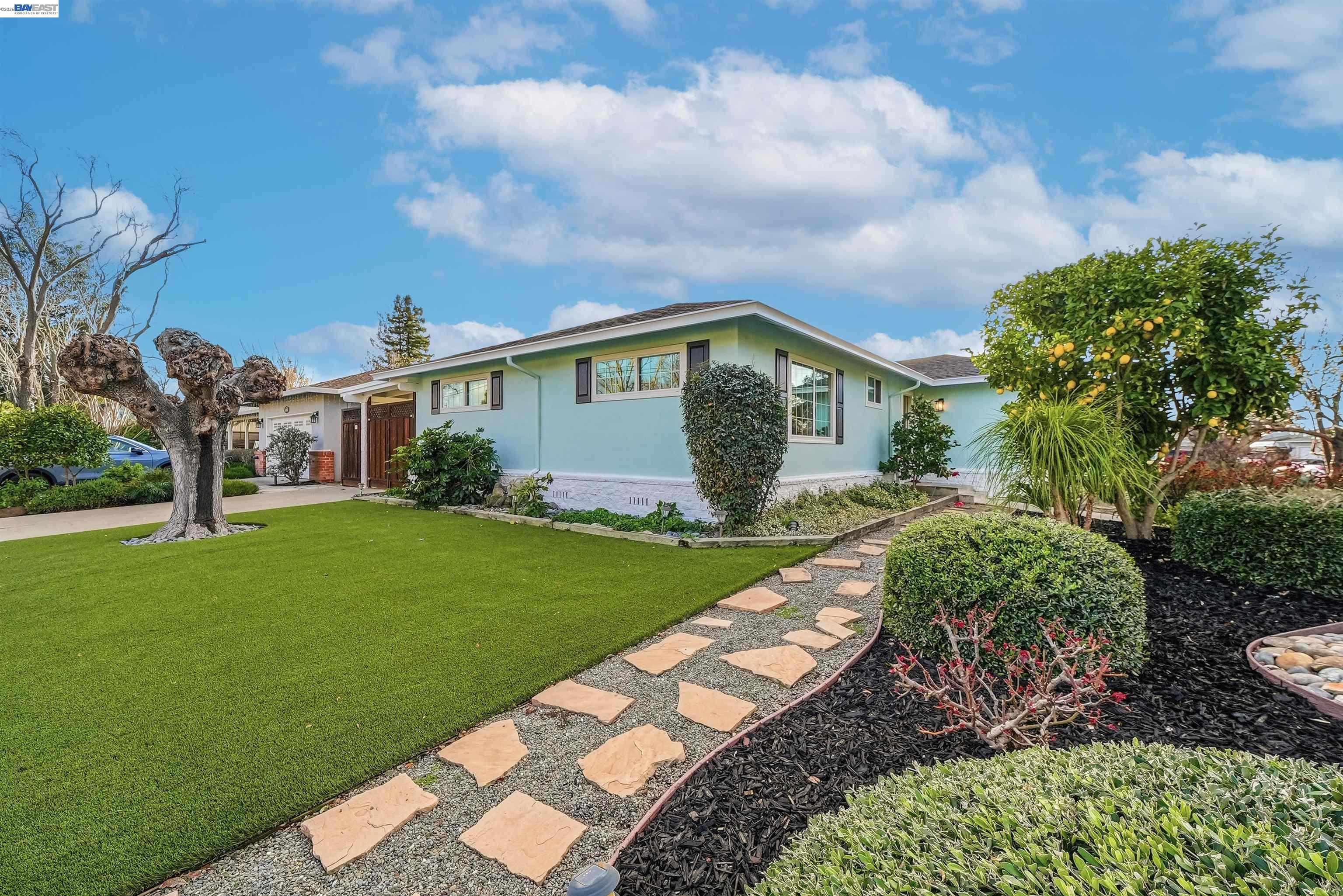 Detail Gallery Image 4 of 51 For 4022 Silver St, Pleasanton,  CA 94566 - 3 Beds | 2 Baths