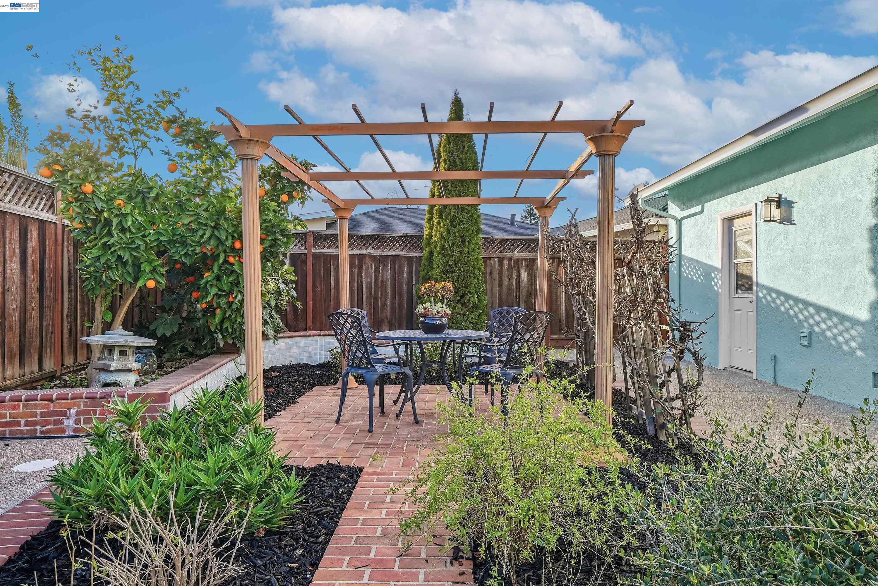 Detail Gallery Image 32 of 51 For 4022 Silver St, Pleasanton,  CA 94566 - 3 Beds | 2 Baths