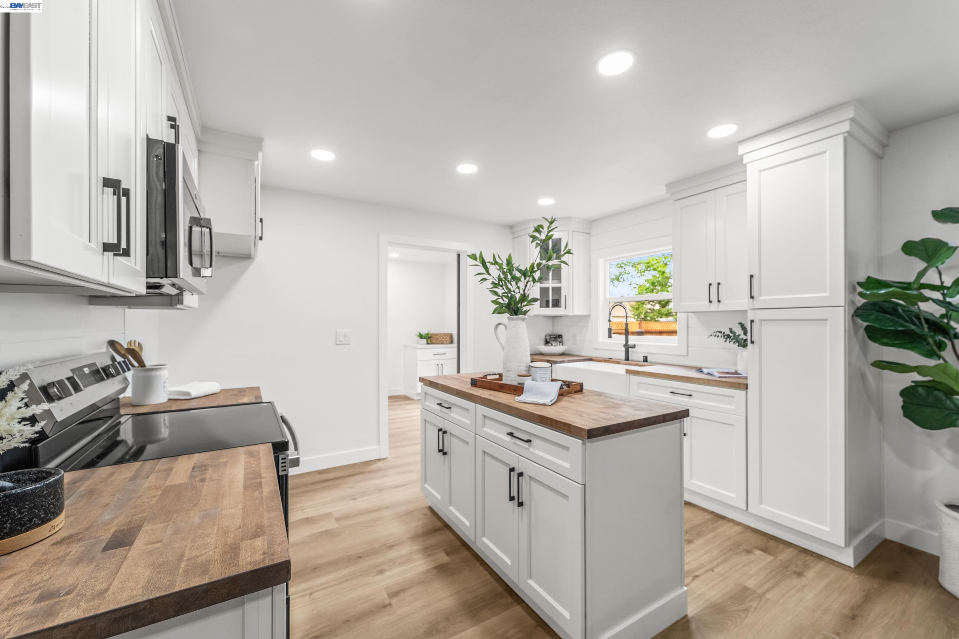 Detail Gallery Image 14 of 42 For 24 Lawrence Ave, Antioch,  CA 94509 - 2 Beds | 1 Baths