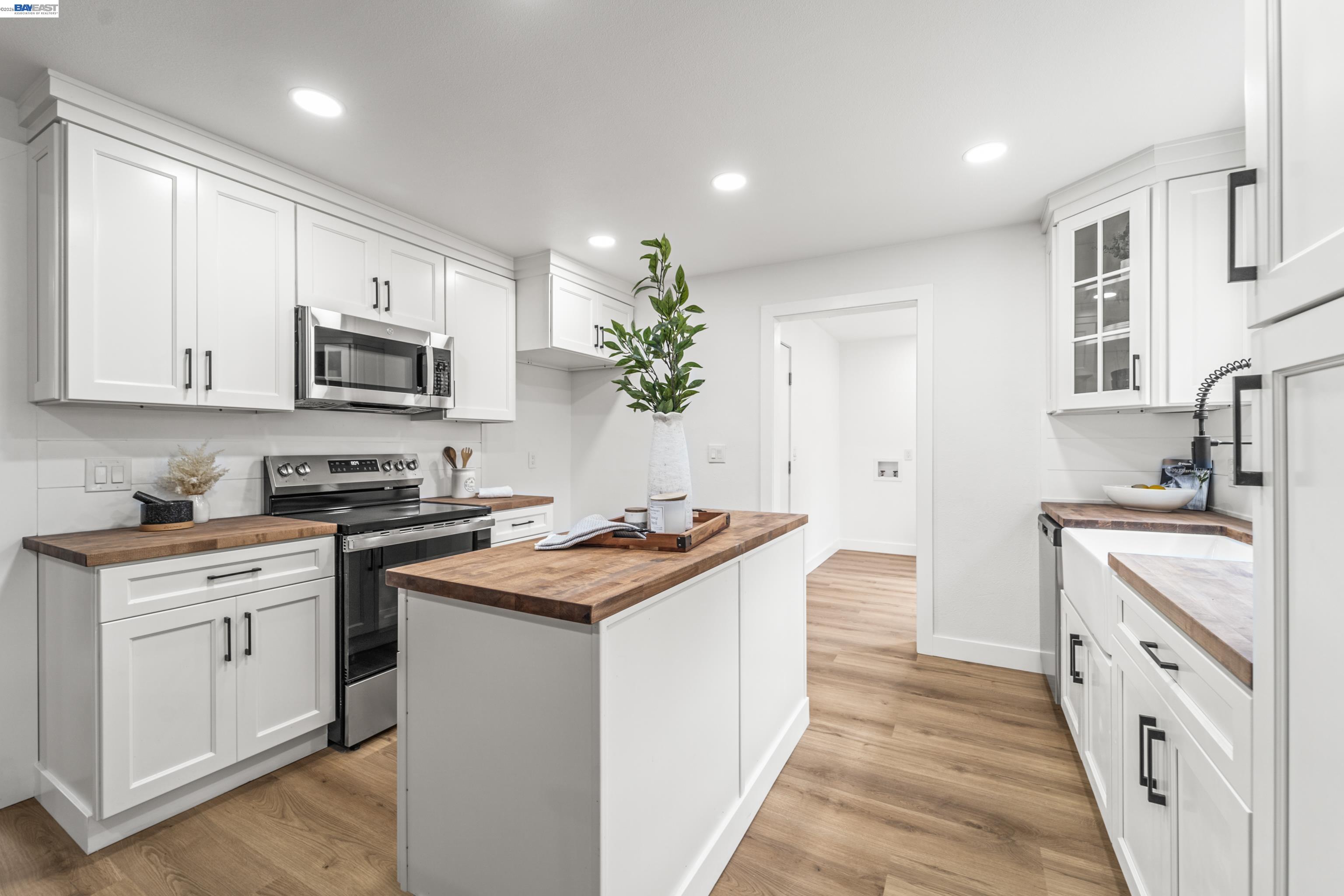 Detail Gallery Image 15 of 42 For 24 Lawrence Ave, Antioch,  CA 94509 - 2 Beds | 1 Baths