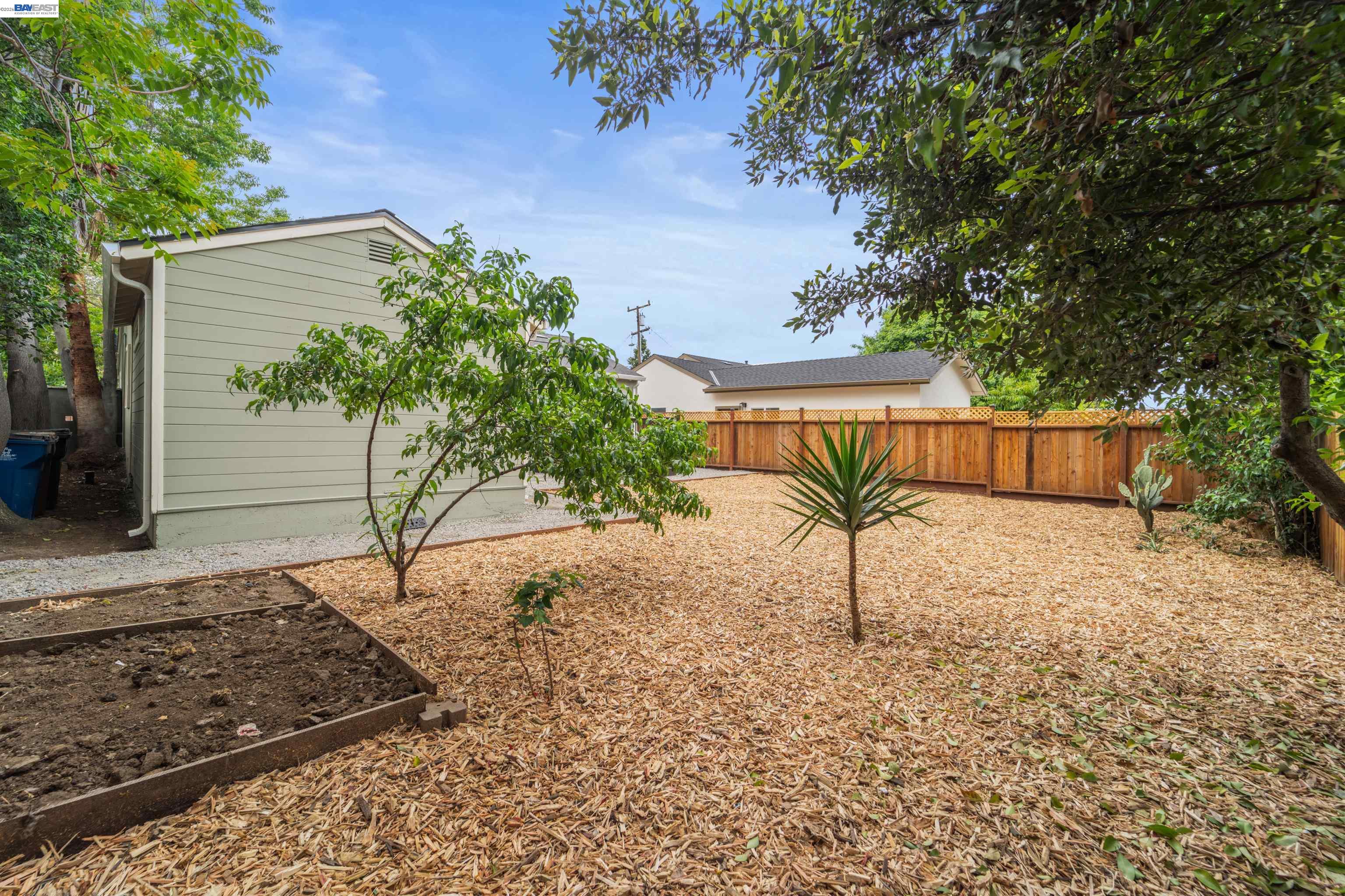 Detail Gallery Image 36 of 42 For 24 Lawrence Ave, Antioch,  CA 94509 - 2 Beds | 1 Baths