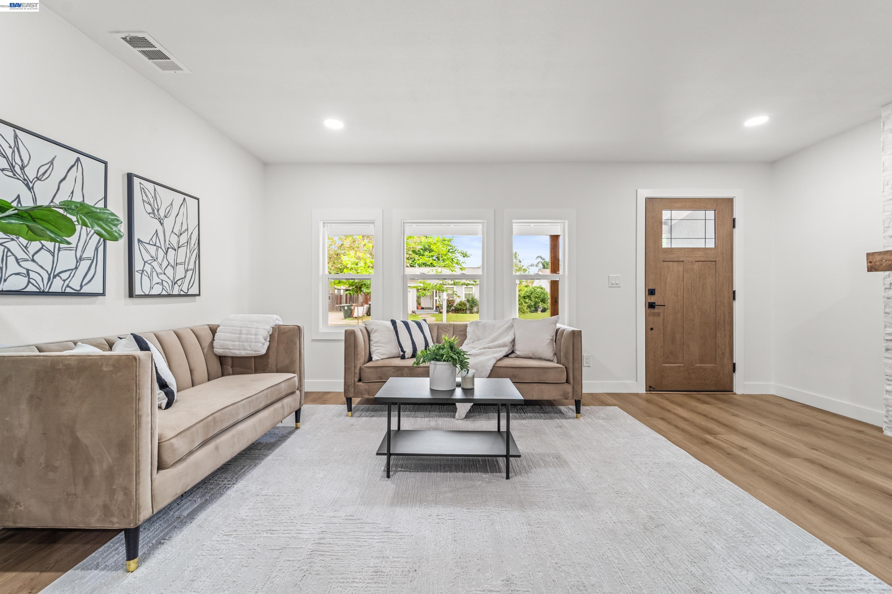 Detail Gallery Image 6 of 42 For 24 Lawrence Ave, Antioch,  CA 94509 - 2 Beds | 1 Baths