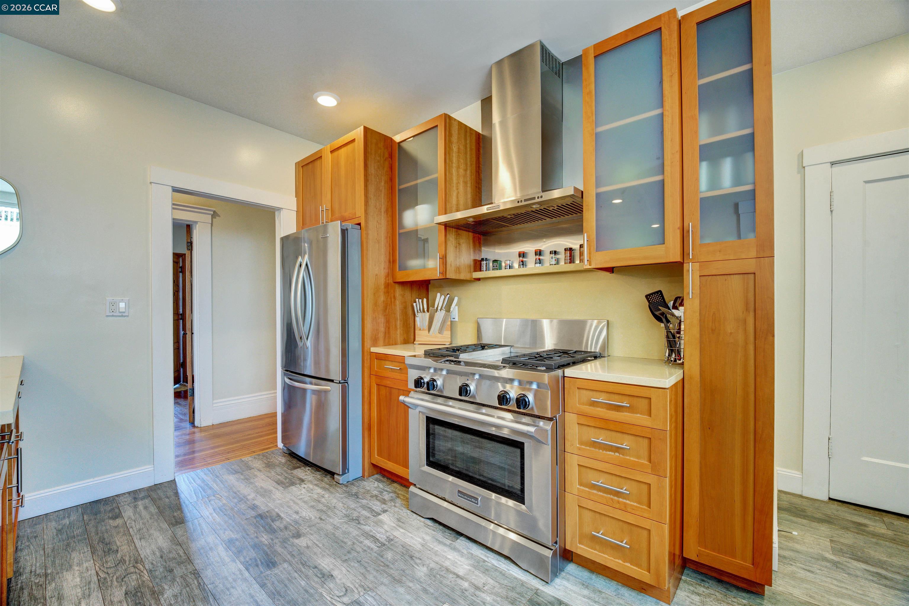 2038 Lakeshore Ave, Oakland CA 94606 — photo 11