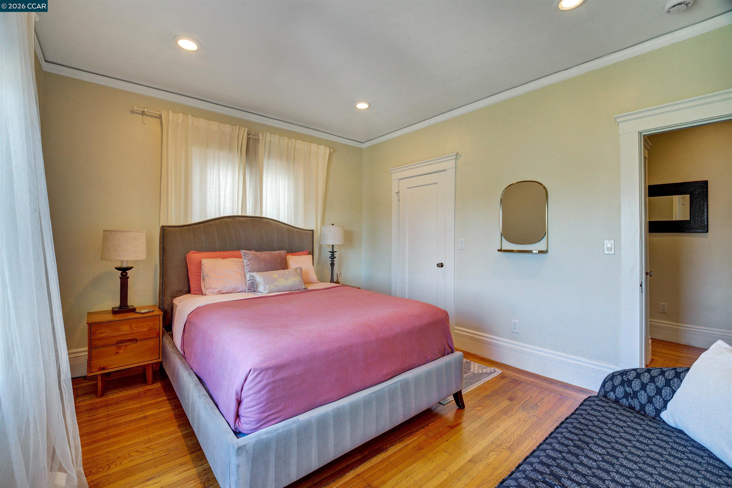 2038 Lakeshore Ave, Oakland CA 94606 — photo 16