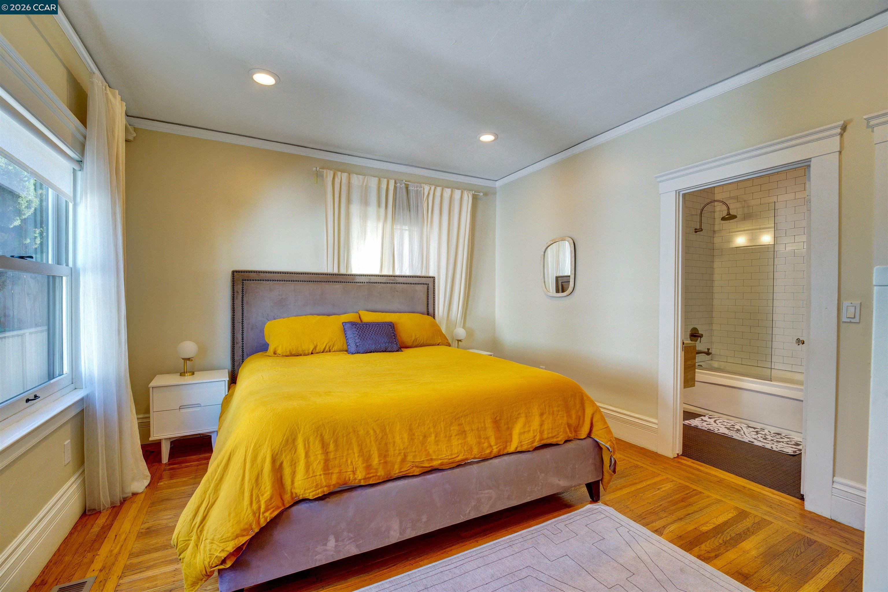 2038 Lakeshore Ave, Oakland CA 94606 — photo 18
