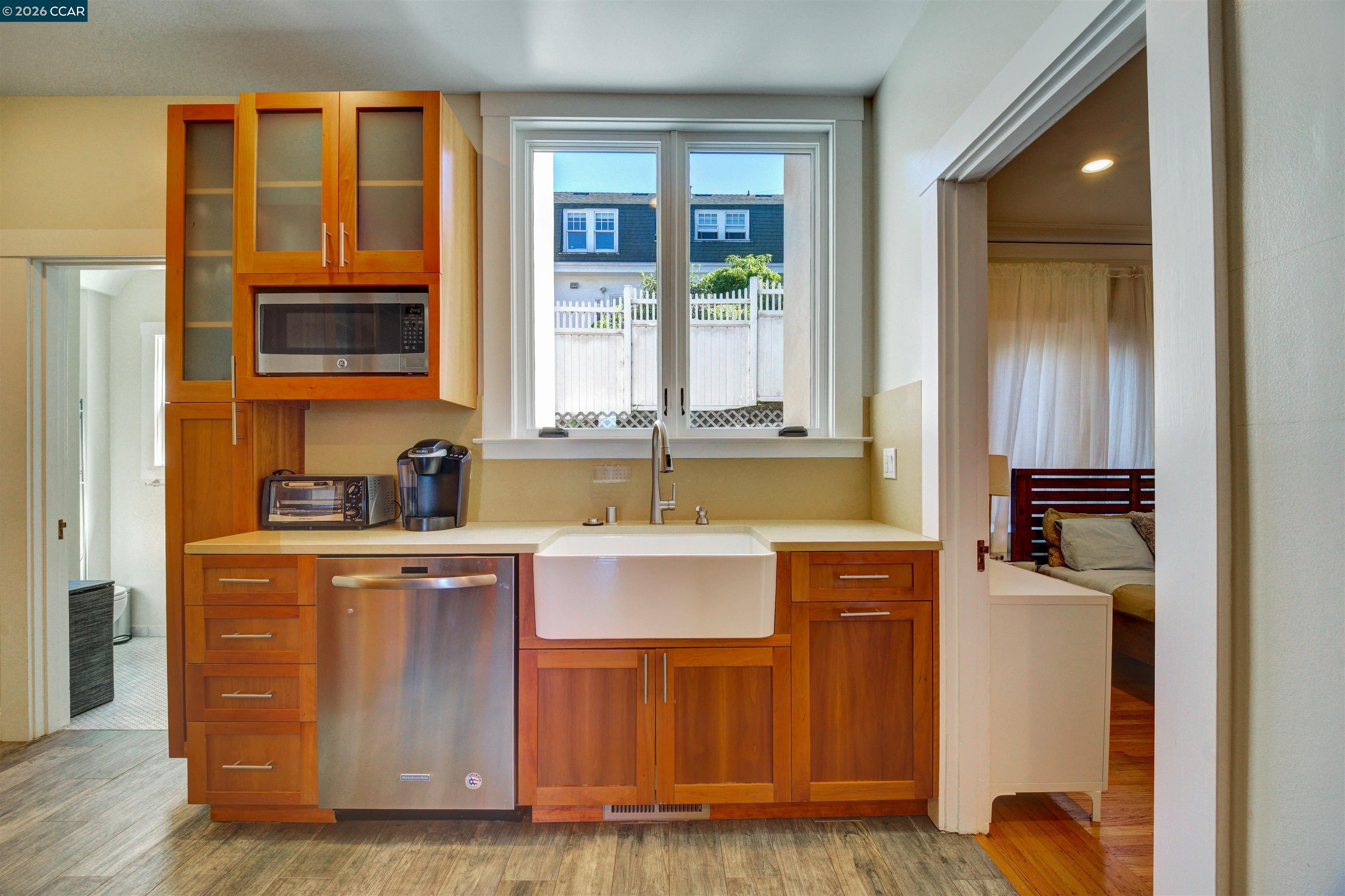 2038 Lakeshore Ave, Oakland CA 94606 — photo 7