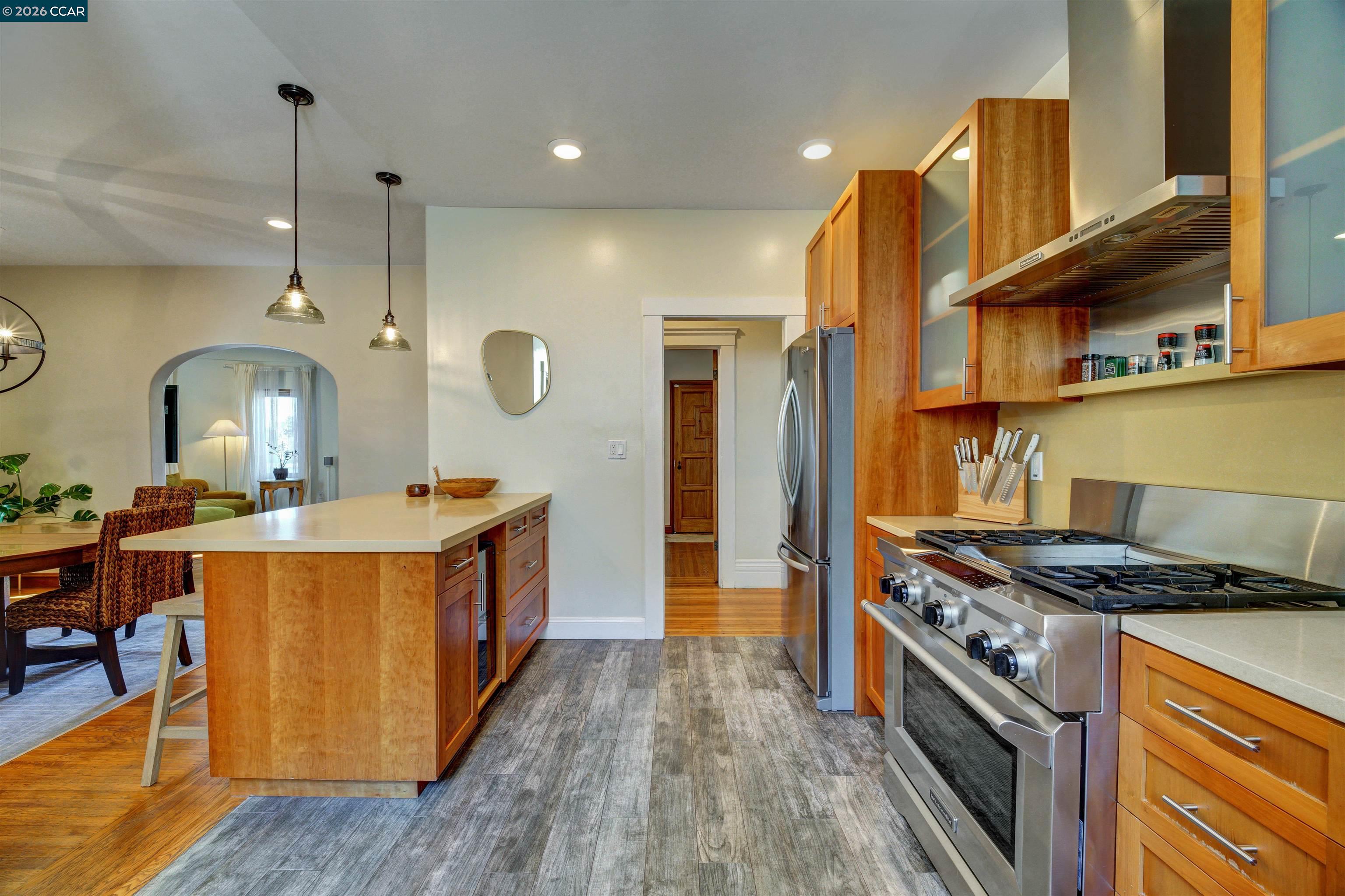 2038 Lakeshore Ave, Oakland CA 94606 — photo 9