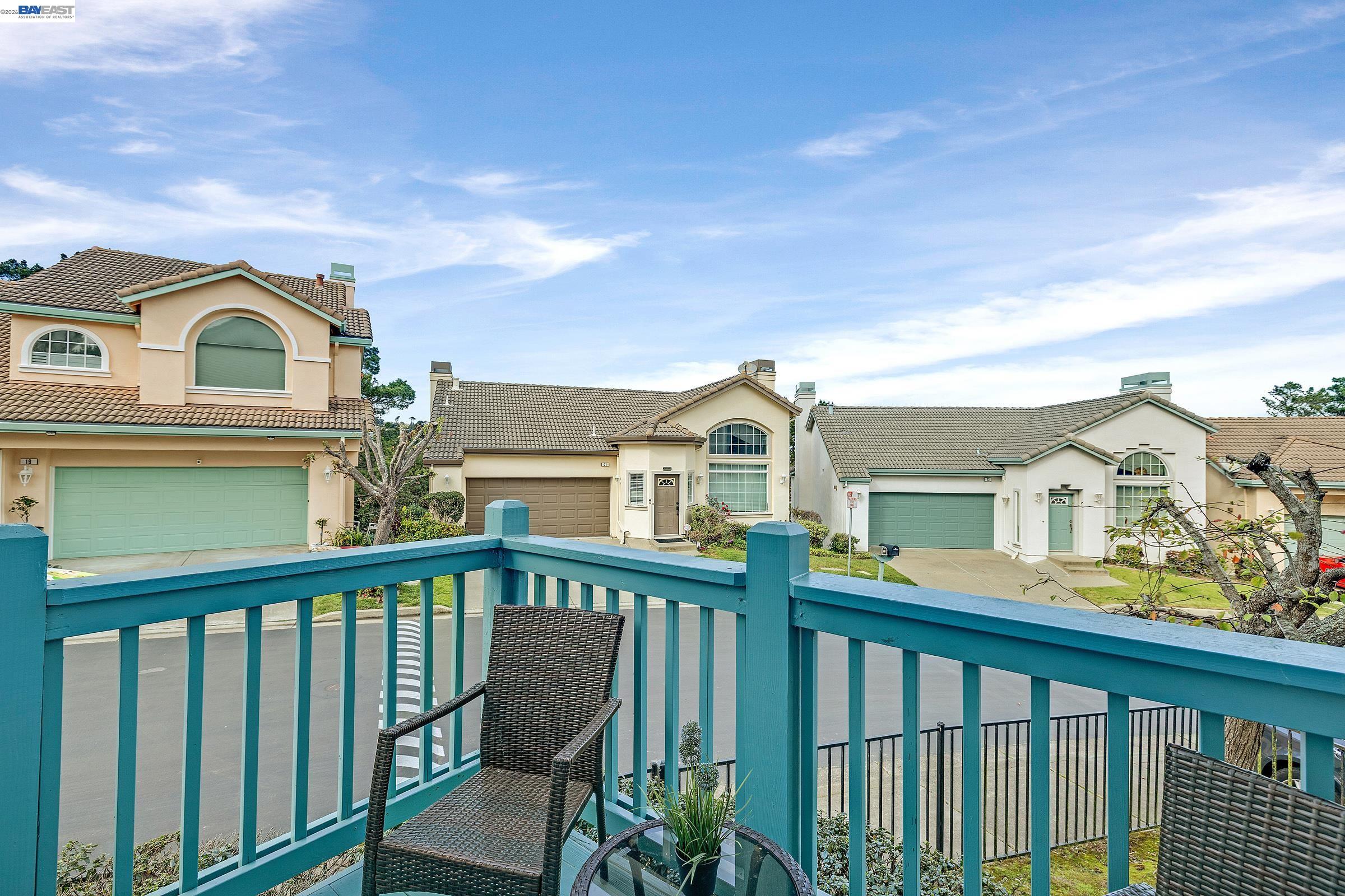 Detail Gallery Image 11 of 55 For 22 Buena Vista Rd, South San Francisco,  CA 94080 - 4 Beds | 3 Baths