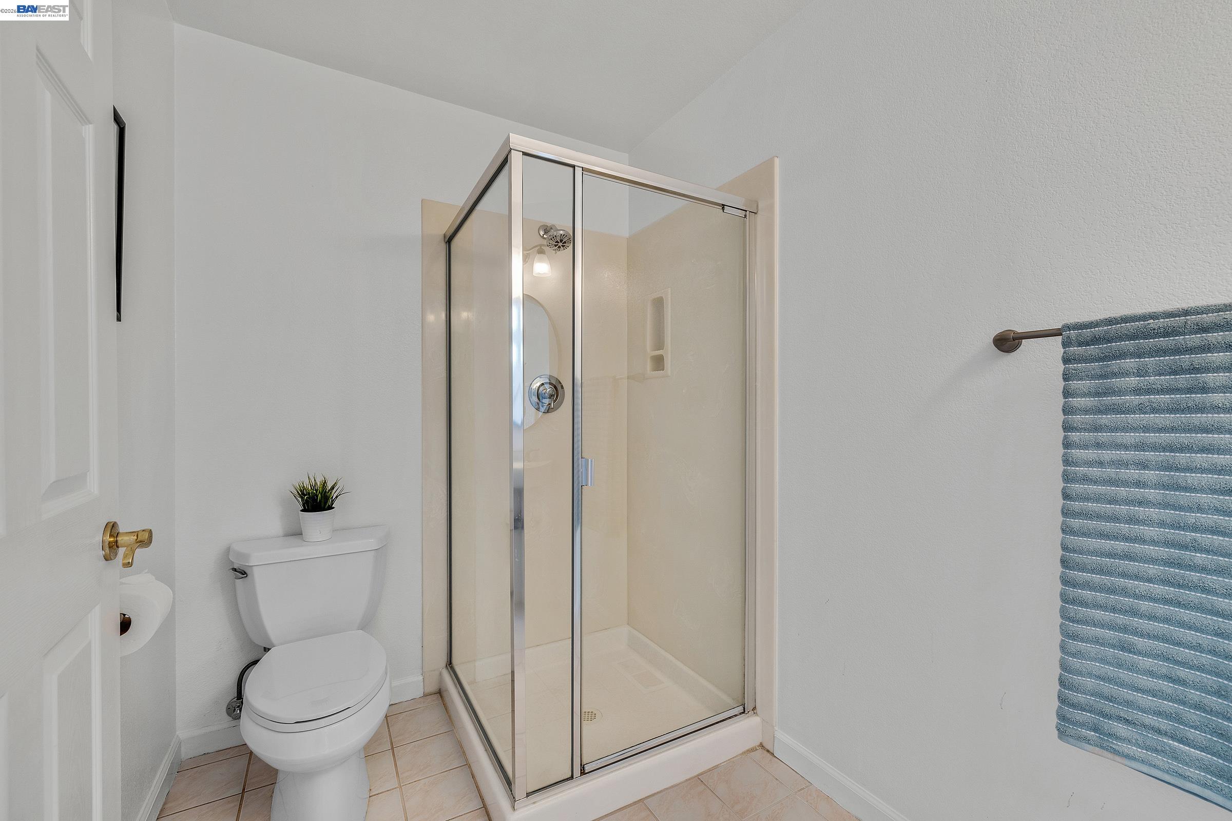 Detail Gallery Image 19 of 55 For 22 Buena Vista Rd, South San Francisco,  CA 94080 - 4 Beds | 3 Baths