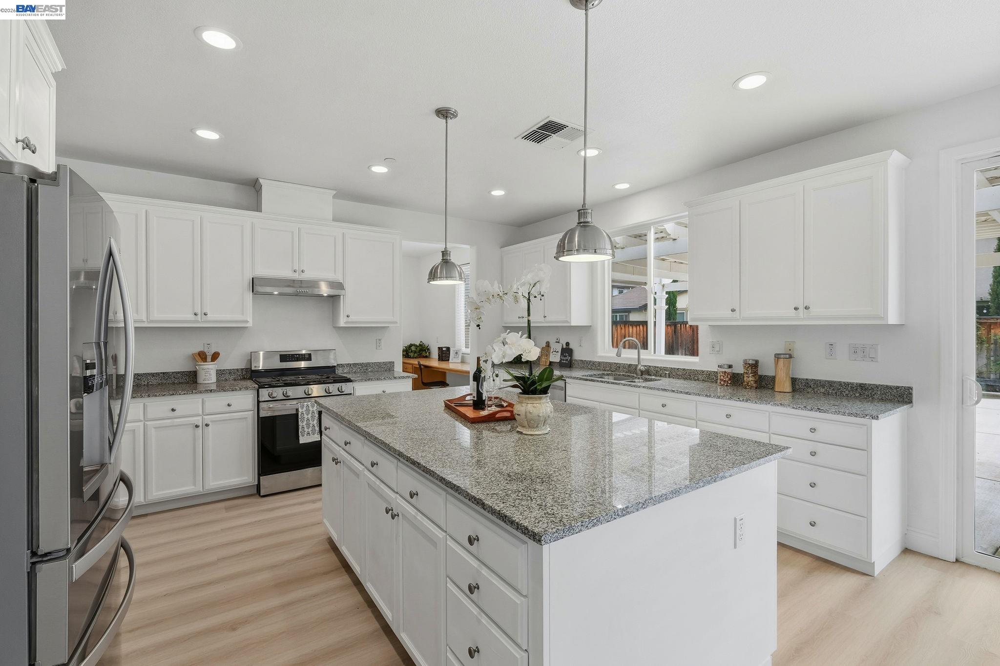 Detail Gallery Image 12 of 53 For 574 Mandevilla Dr, Brentwood,  CA 94513 - 5 Beds | 4 Baths