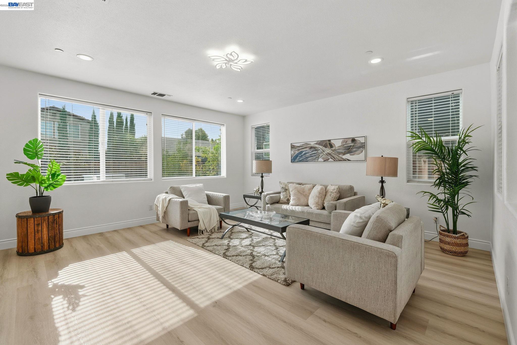 Detail Gallery Image 8 of 53 For 574 Mandevilla Dr, Brentwood,  CA 94513 - 5 Beds | 4 Baths