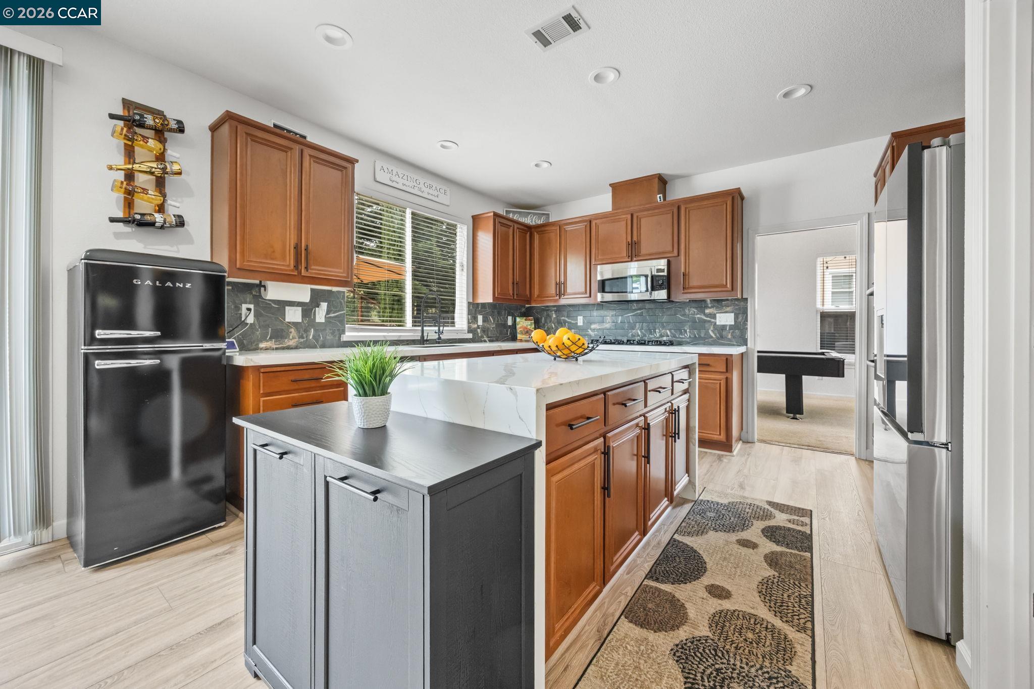 Detail Gallery Image 15 of 60 For 911 Autumn Oak Cir, Concord,  CA 94521 - 4 Beds | 3/1 Baths