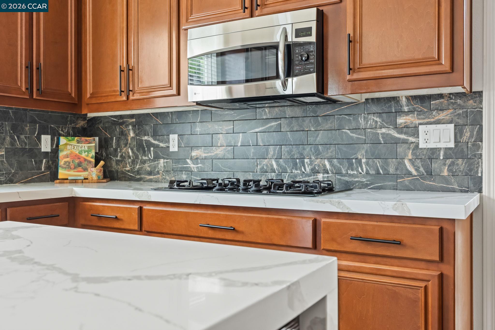 Detail Gallery Image 18 of 60 For 911 Autumn Oak Cir, Concord,  CA 94521 - 4 Beds | 3/1 Baths