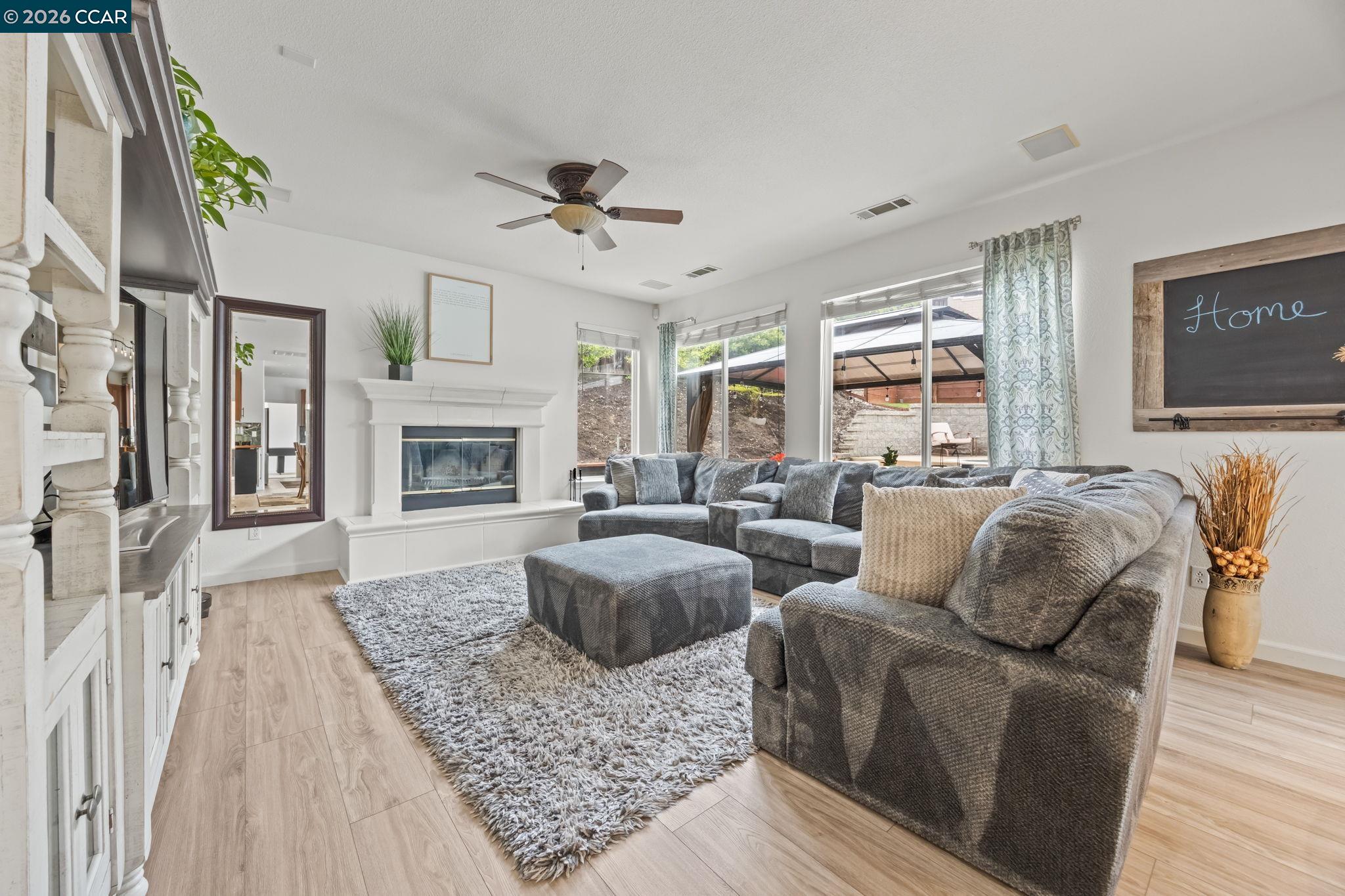 Detail Gallery Image 21 of 60 For 911 Autumn Oak Cir, Concord,  CA 94521 - 4 Beds | 3/1 Baths