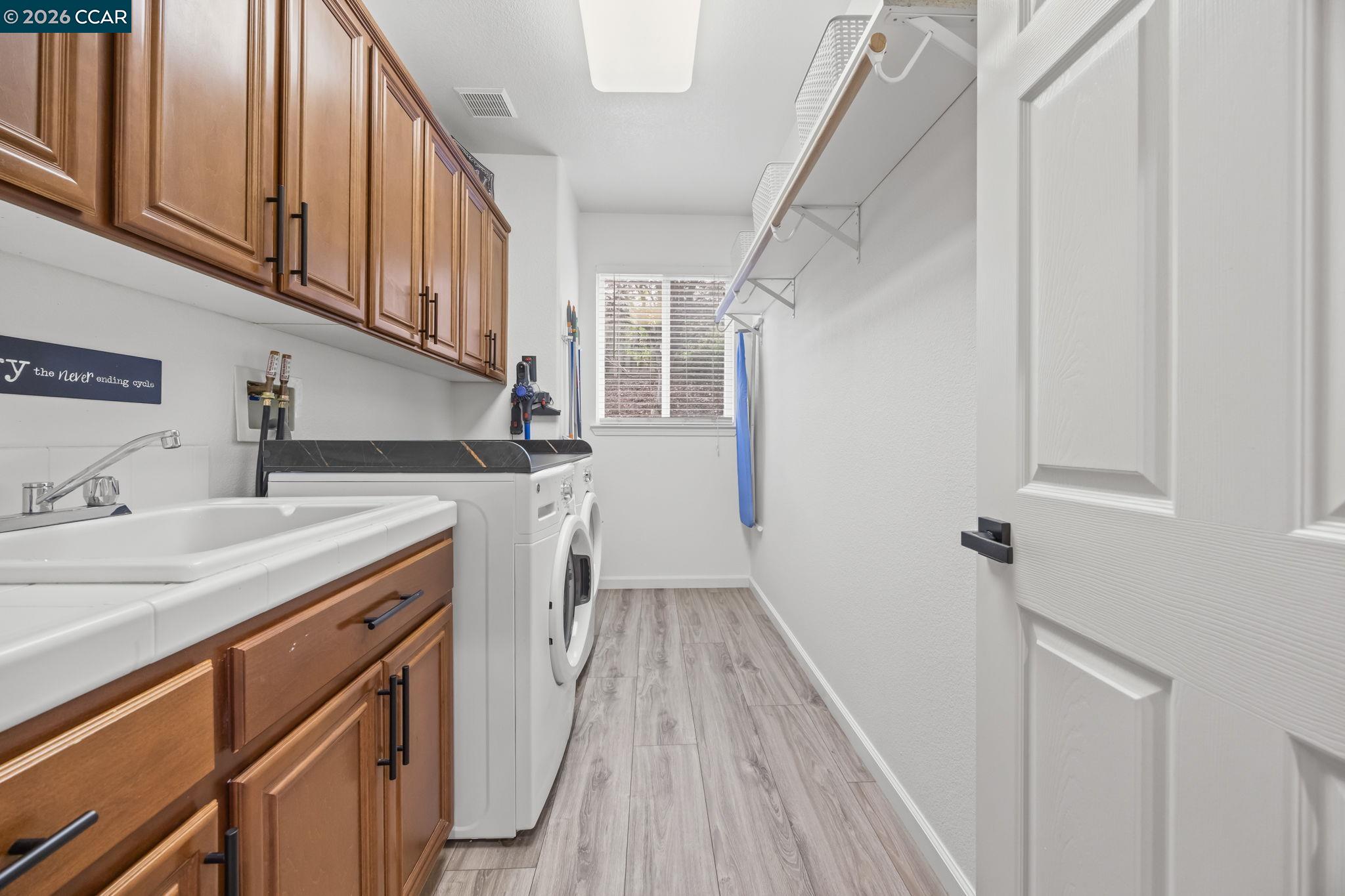 Detail Gallery Image 29 of 60 For 911 Autumn Oak Cir, Concord,  CA 94521 - 4 Beds | 3/1 Baths