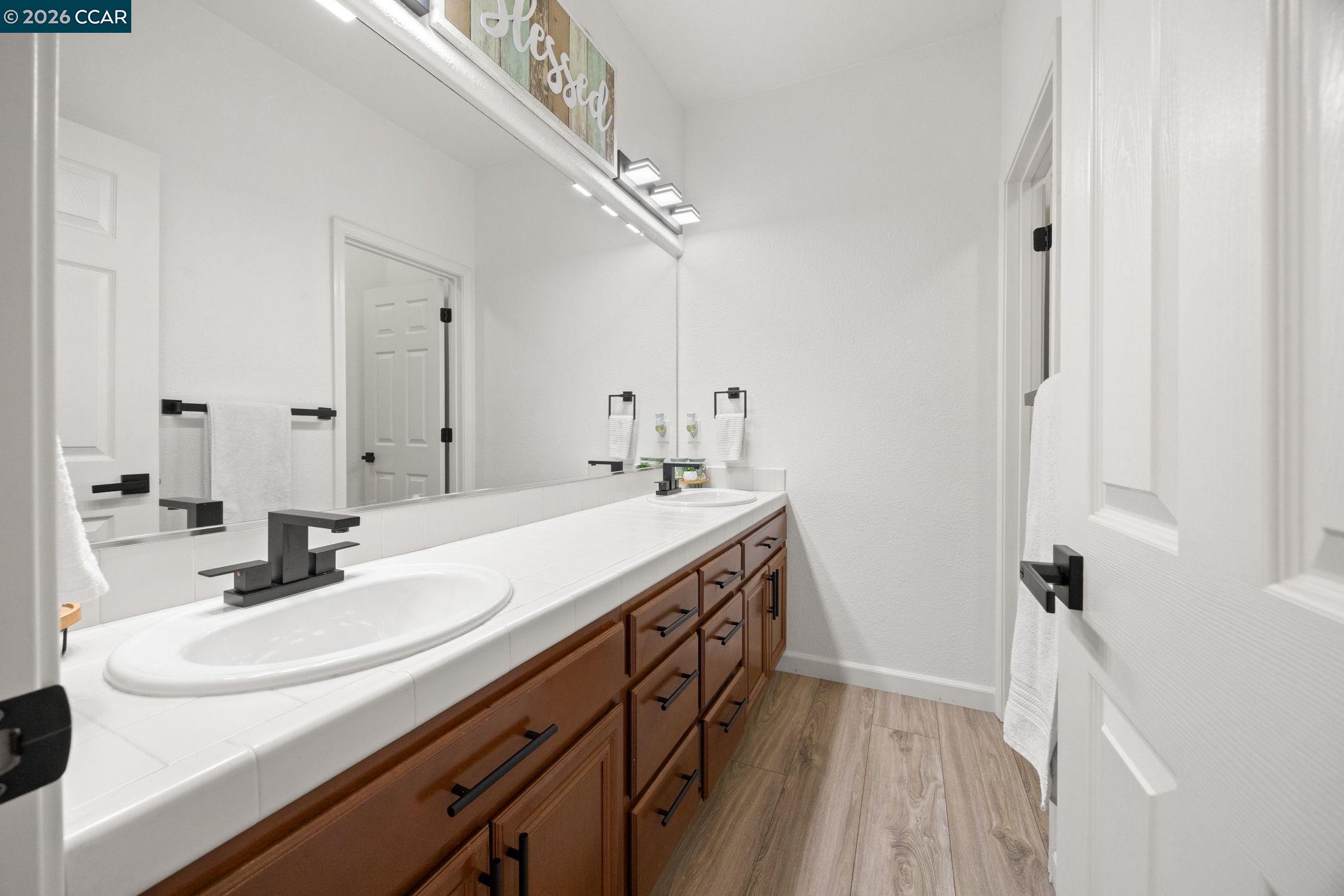 Detail Gallery Image 32 of 60 For 911 Autumn Oak Cir, Concord,  CA 94521 - 4 Beds | 3/1 Baths