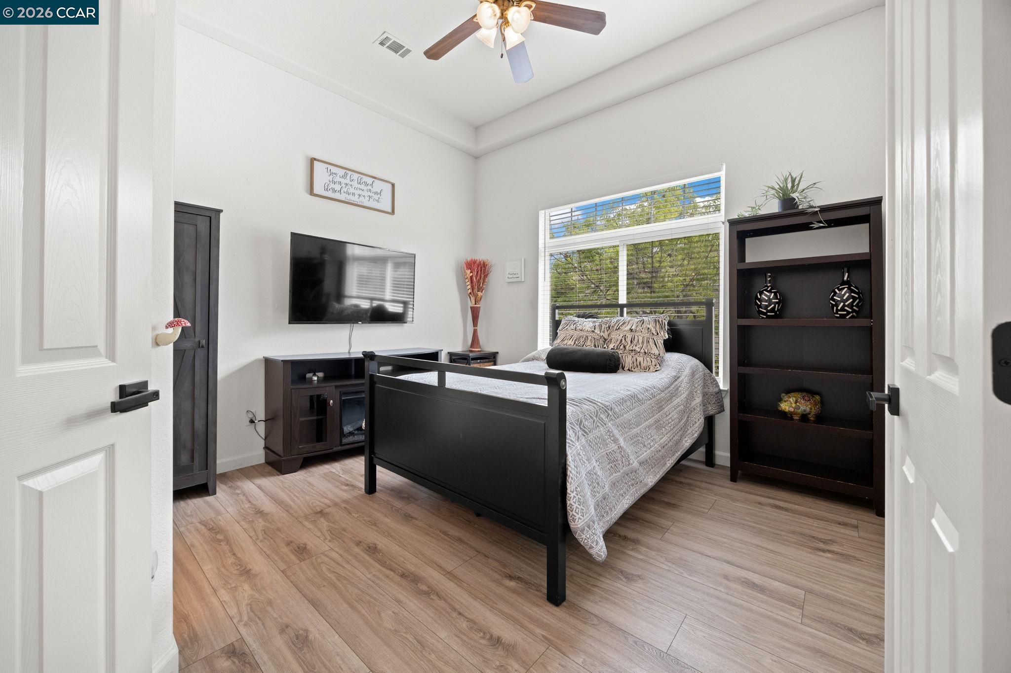 Detail Gallery Image 7 of 60 For 911 Autumn Oak Cir, Concord,  CA 94521 - 4 Beds | 3/1 Baths