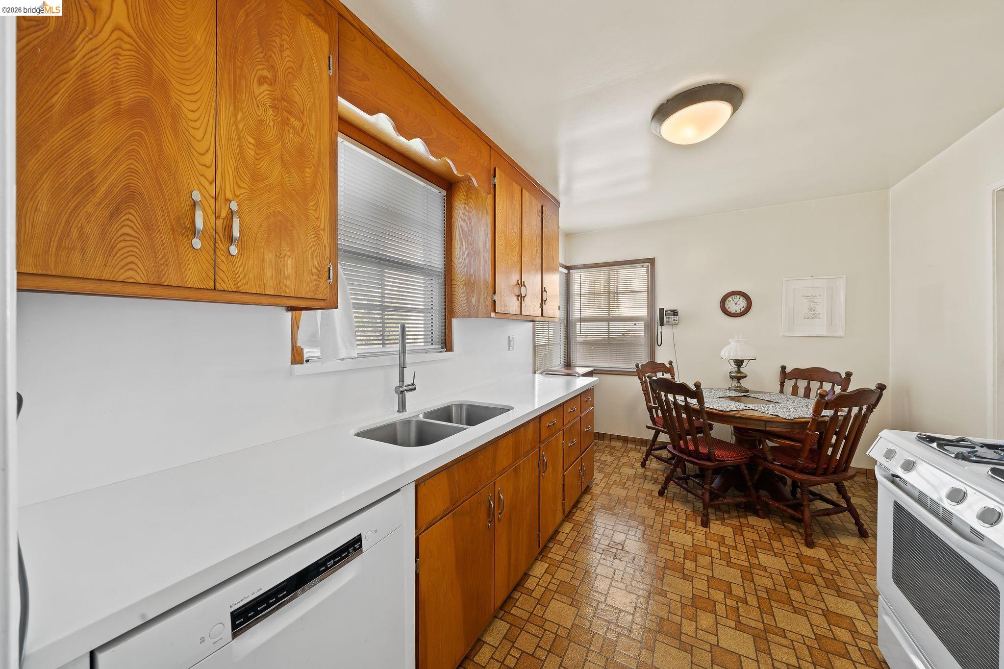 Detail Gallery Image 11 of 20 For 777 Kern St, Richmond,  CA 94805 - 2 Beds | 1 Baths