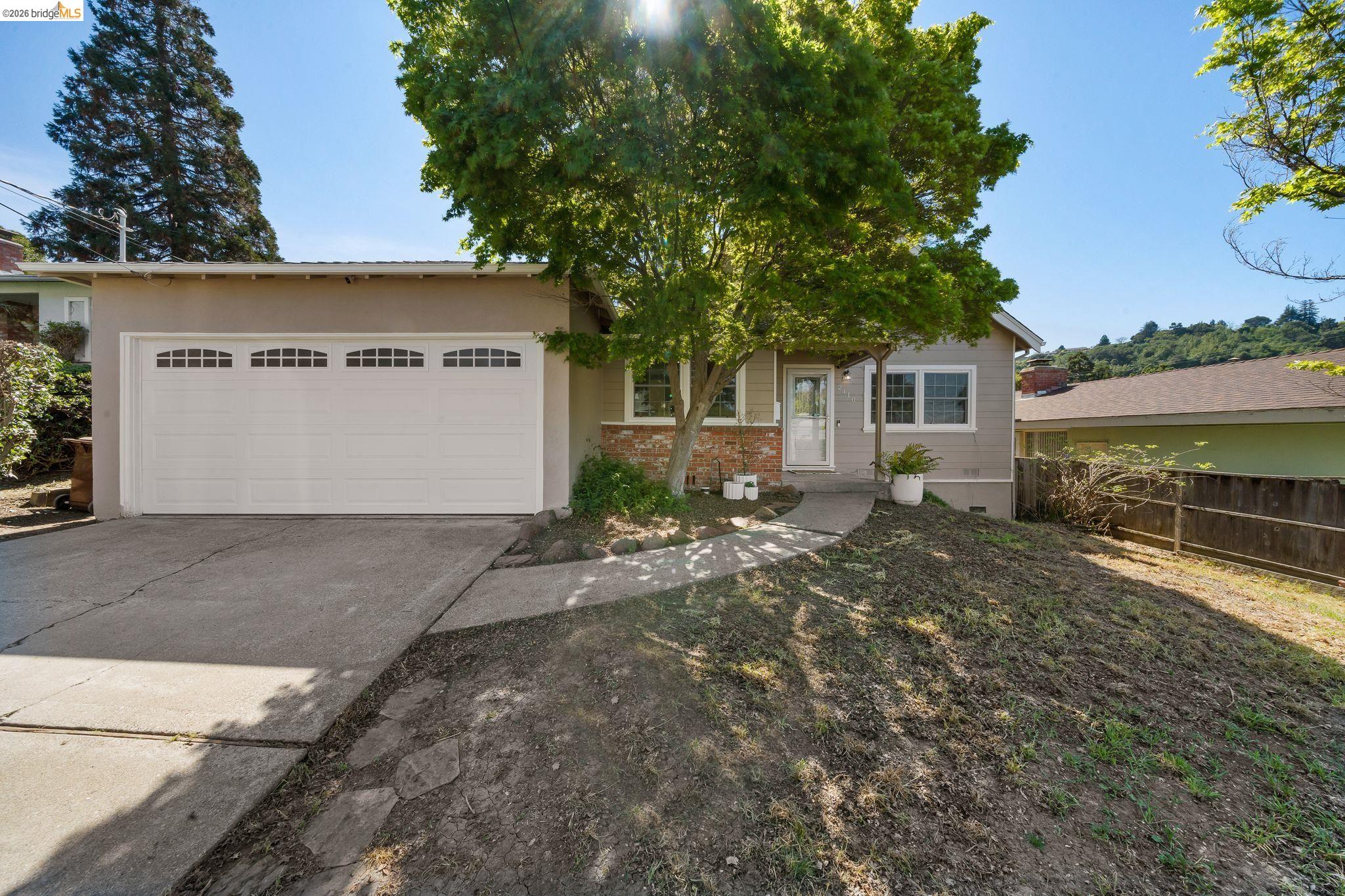 Detail Gallery Image 2 of 16 For 2410 Colusa, Pinole,  CA 94564 - 4 Beds | 2 Baths