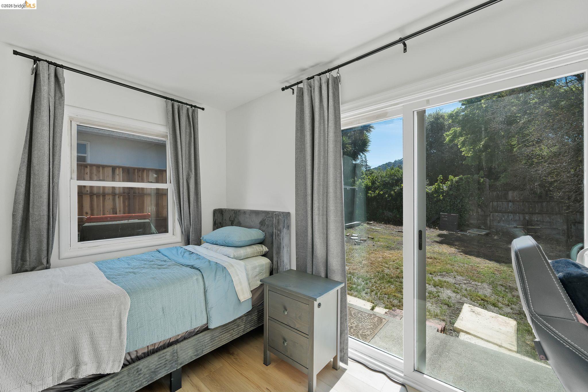 Detail Gallery Image 8 of 16 For 2410 Colusa, Pinole,  CA 94564 - 4 Beds | 2 Baths