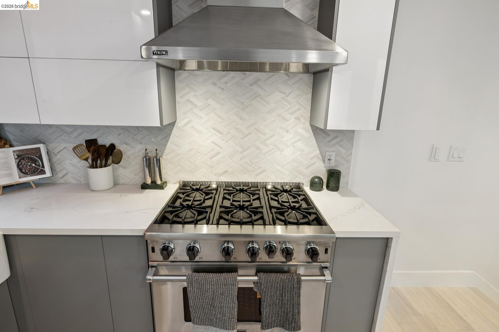 Detail Gallery Image 11 of 27 For 130 Grand View Ave, San Francisco,  CA 94114 - – Beds | – Baths